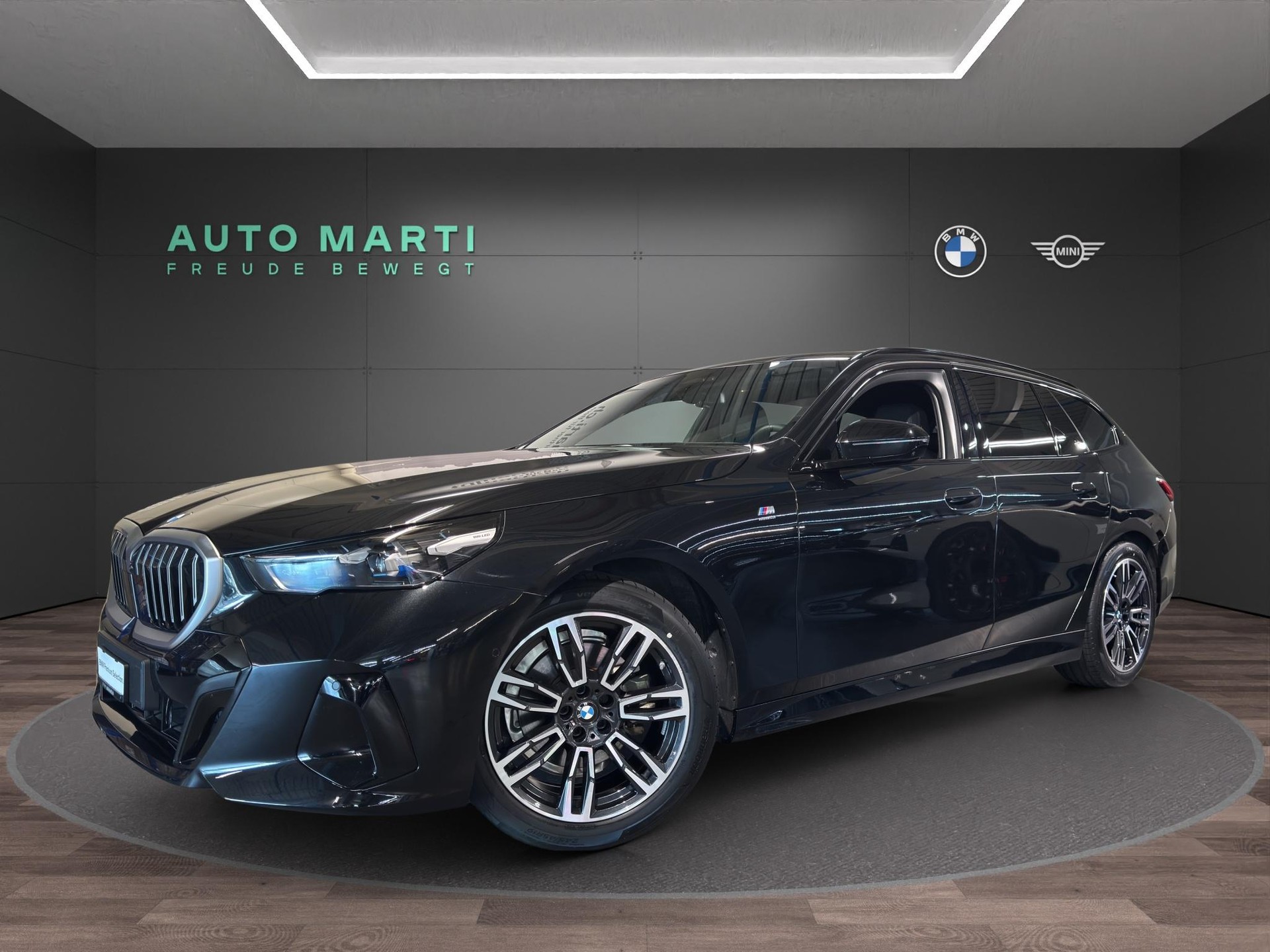 BMW 520d xDrive Touring M Sport-image-0