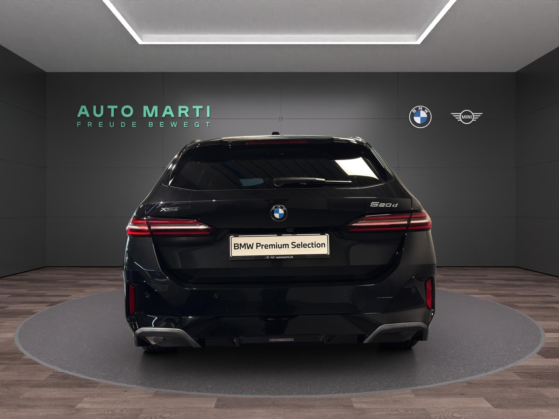 BMW 520d xDrive Touring M Sport-image-1