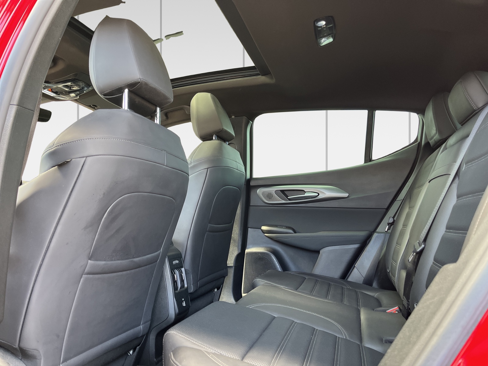 ALFA ROMEO Tonale 1.3 Plug-in-Hybrid Q4 Veloce Pack Sky-image-10