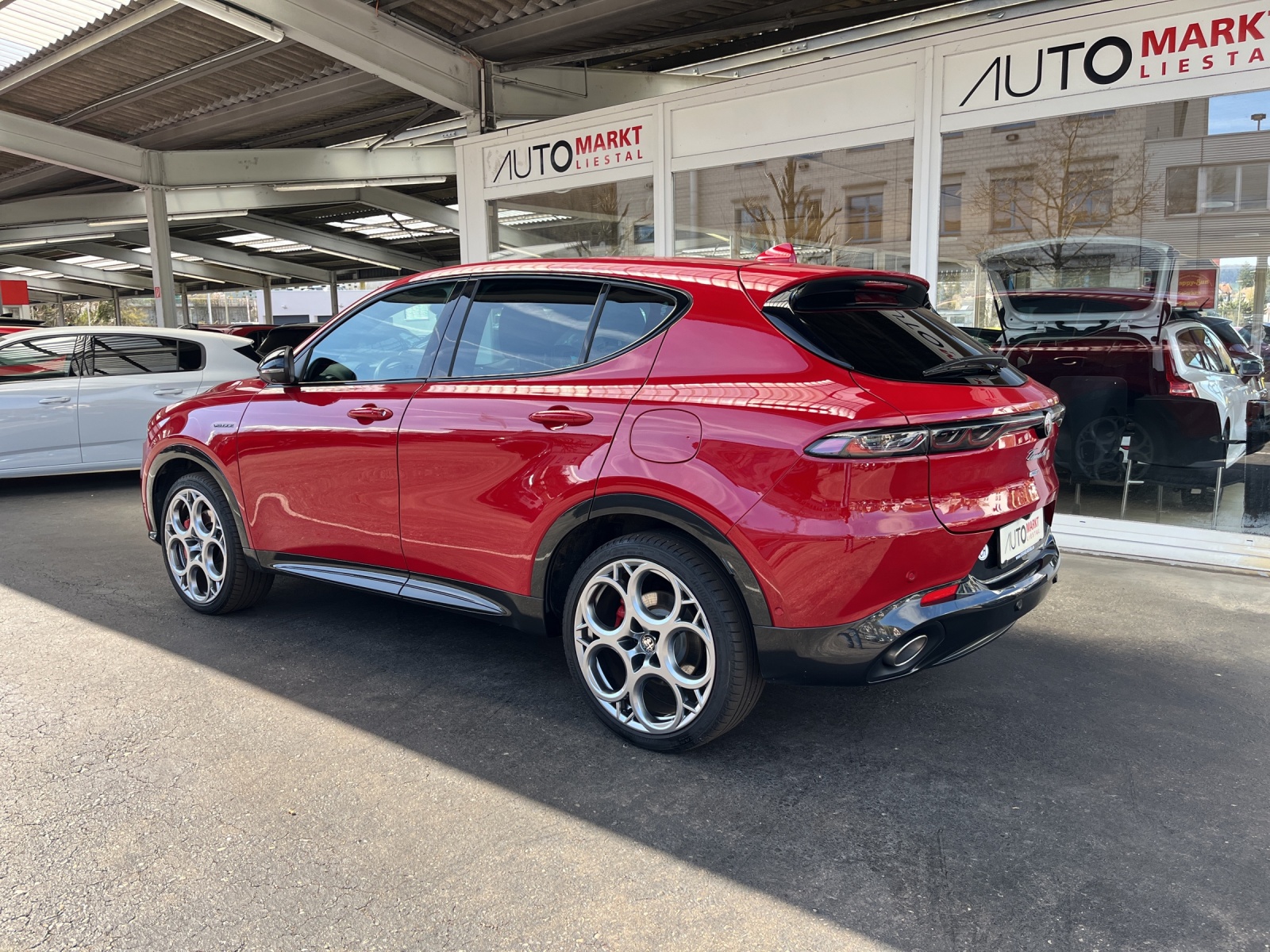 ALFA ROMEO Tonale 1.3 Plug-in-Hybrid Q4 Veloce Pack Sky-image-2