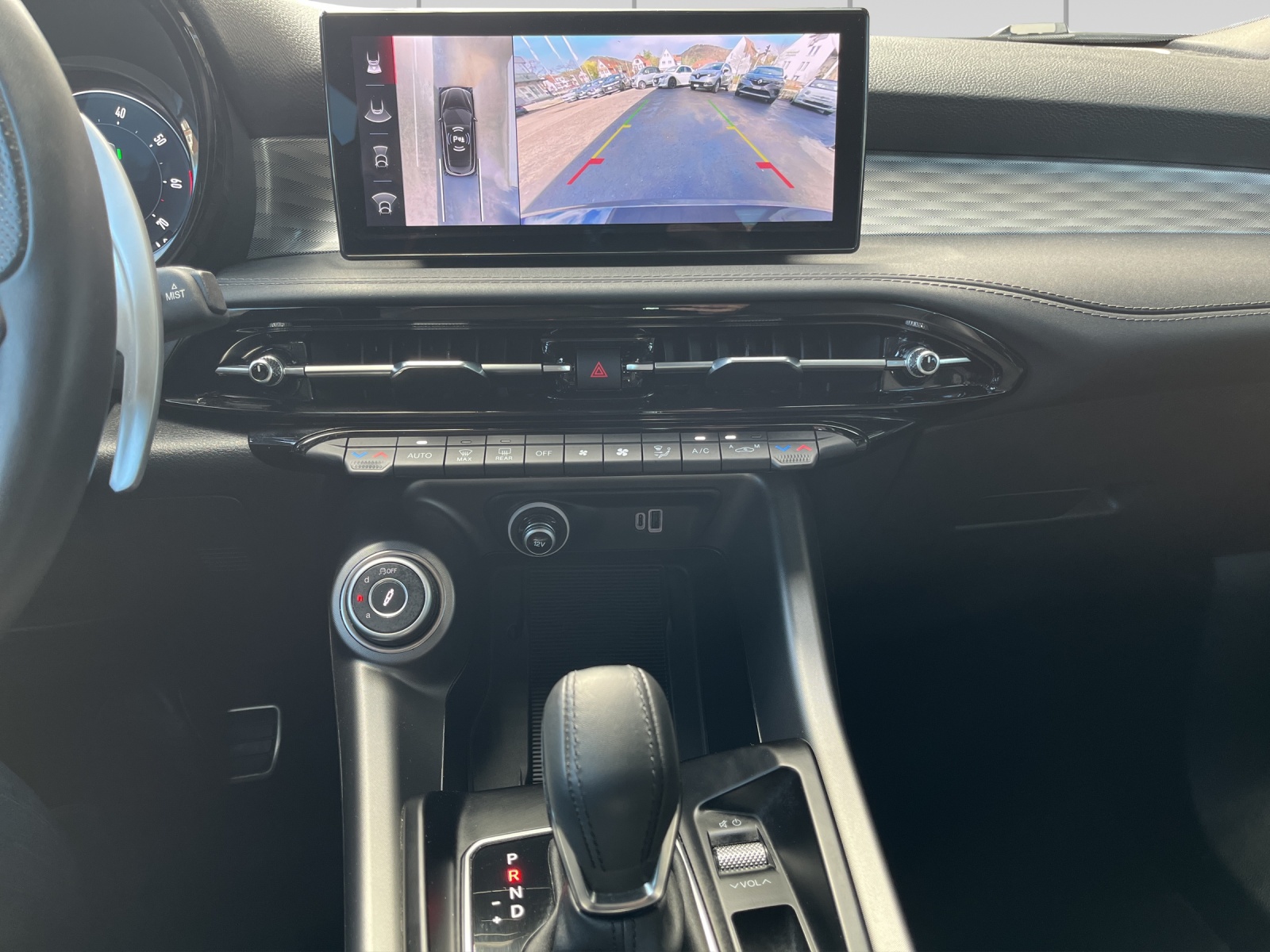 ALFA ROMEO Tonale 1.3 Plug-in-Hybrid Q4 Veloce Pack Sky-image-11