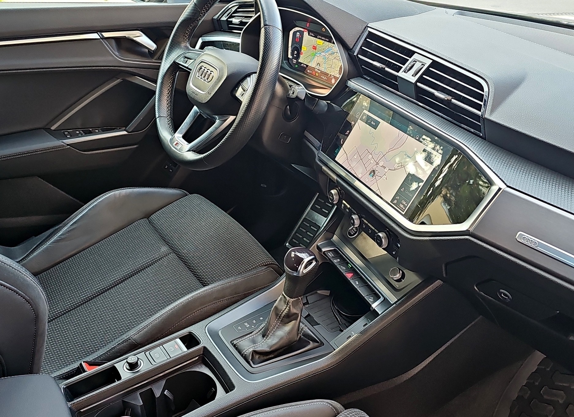 AUDI Q3 Sportback 45 TFSI e S line Attraction S-tronic-image-21