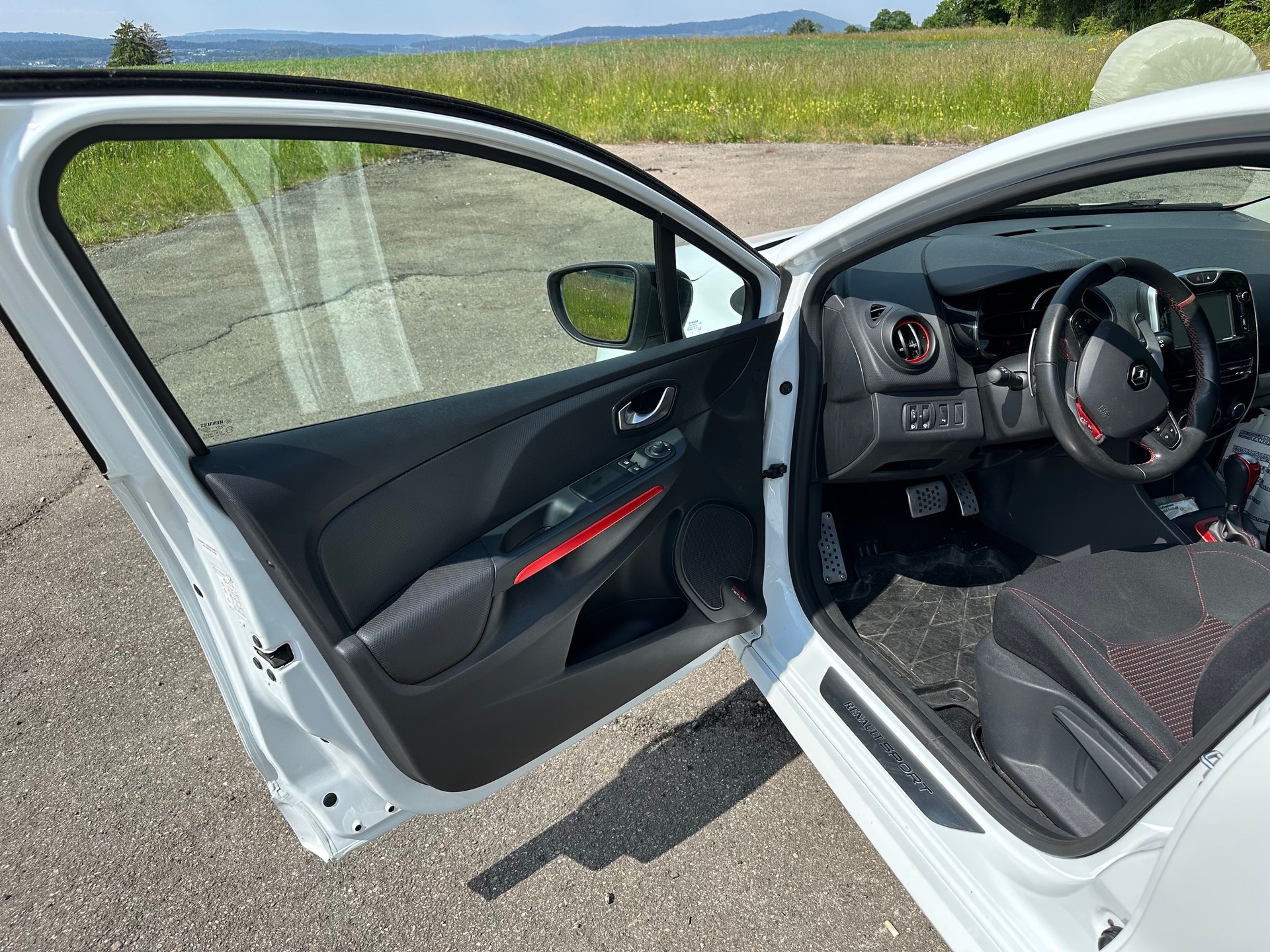 RENAULT Clio 1.6 T RS 200 EDC-image-4