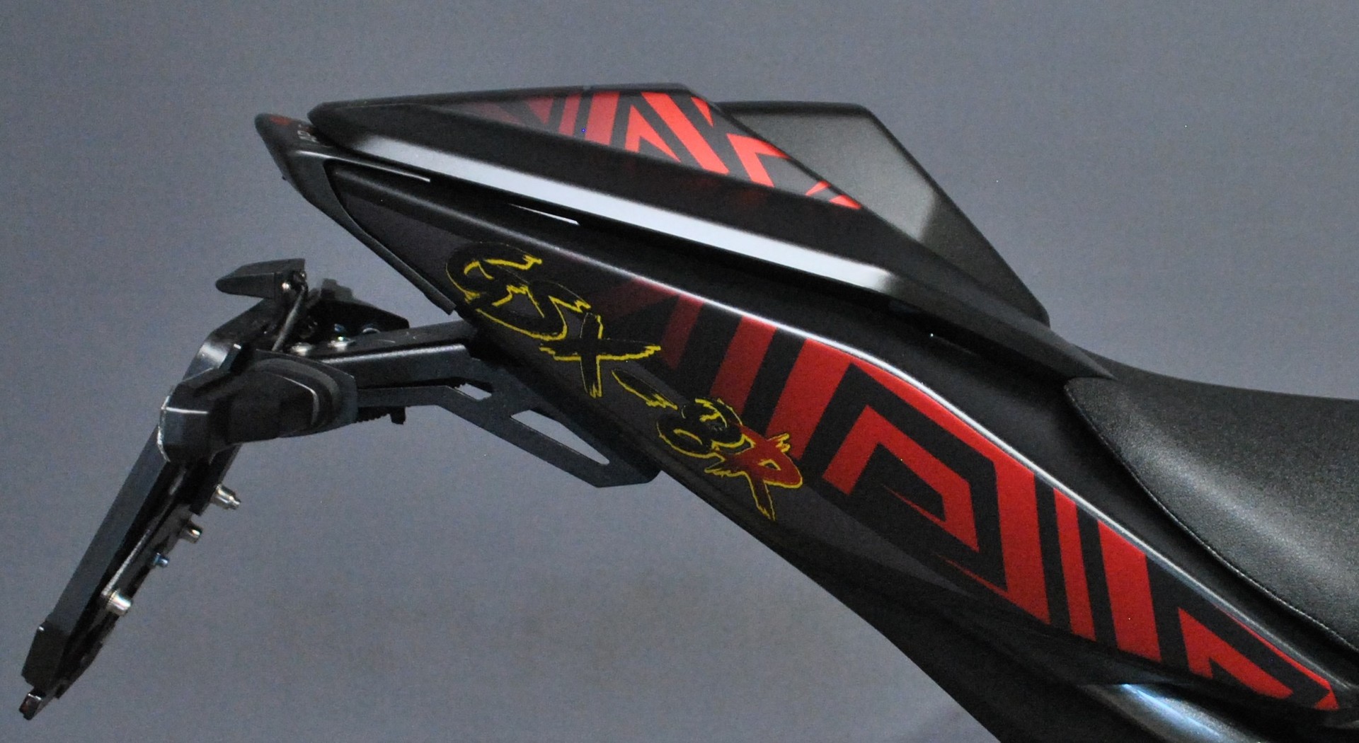 SUZUKI GSX 8R BLACK EVO-image-8