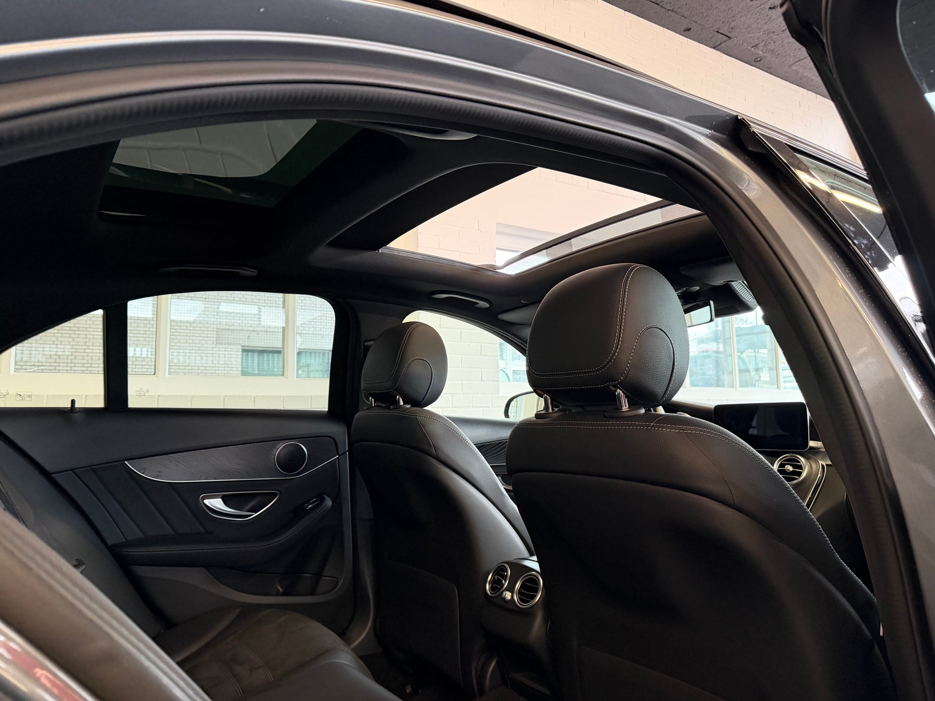 MERCEDES-BENZ C 200 BlueTEC AMG Line 9G-Tronic-image-9