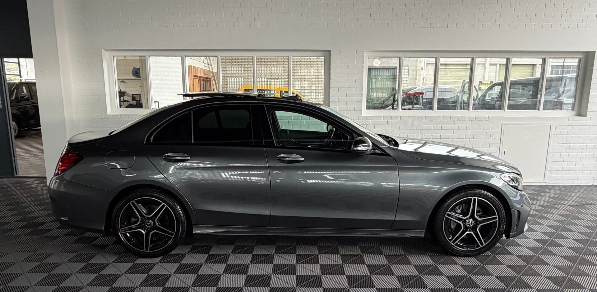 MERCEDES-BENZ C 200 BlueTEC AMG Line 9G-Tronic-showroom-element-1