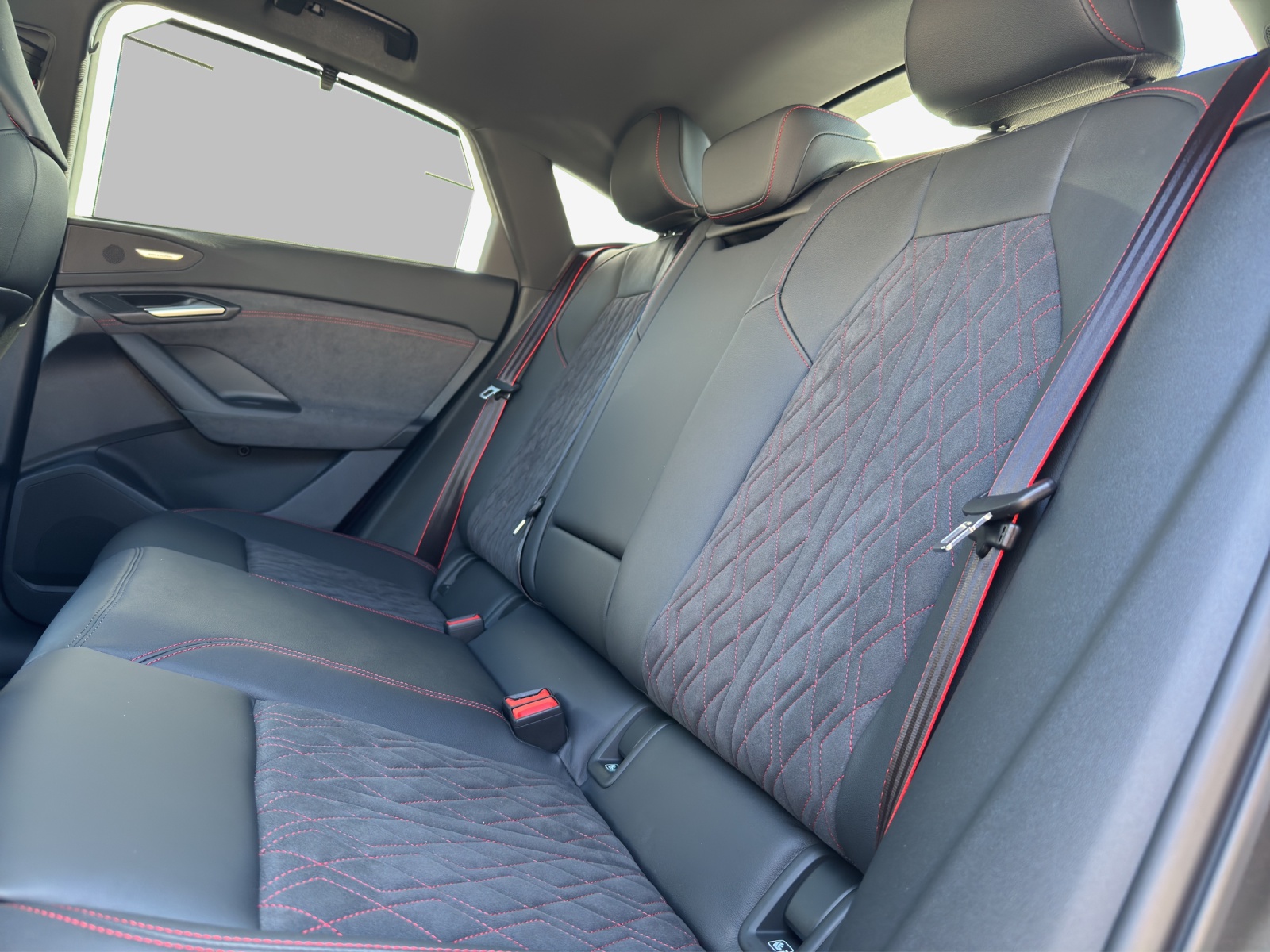 AUDI Q6 Sportback e-tron quattro-image-15