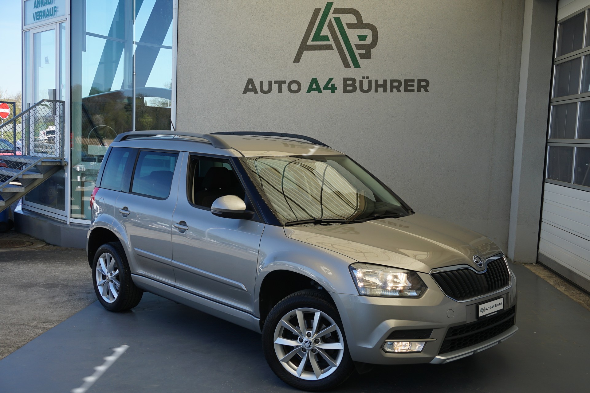 SKODA Yeti 1.2 TSI Active DSG-Automat 105PS-image-1