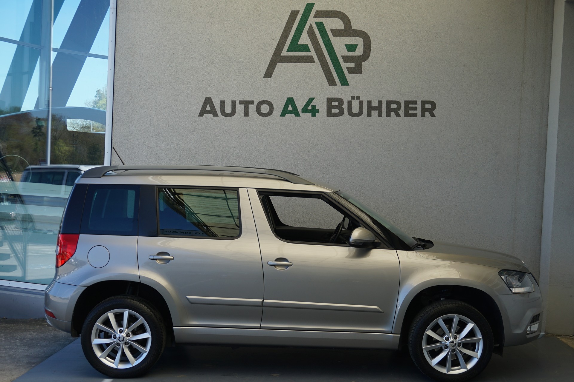 SKODA Yeti 1.2 TSI Active DSG-Automat 105PS-image-4
