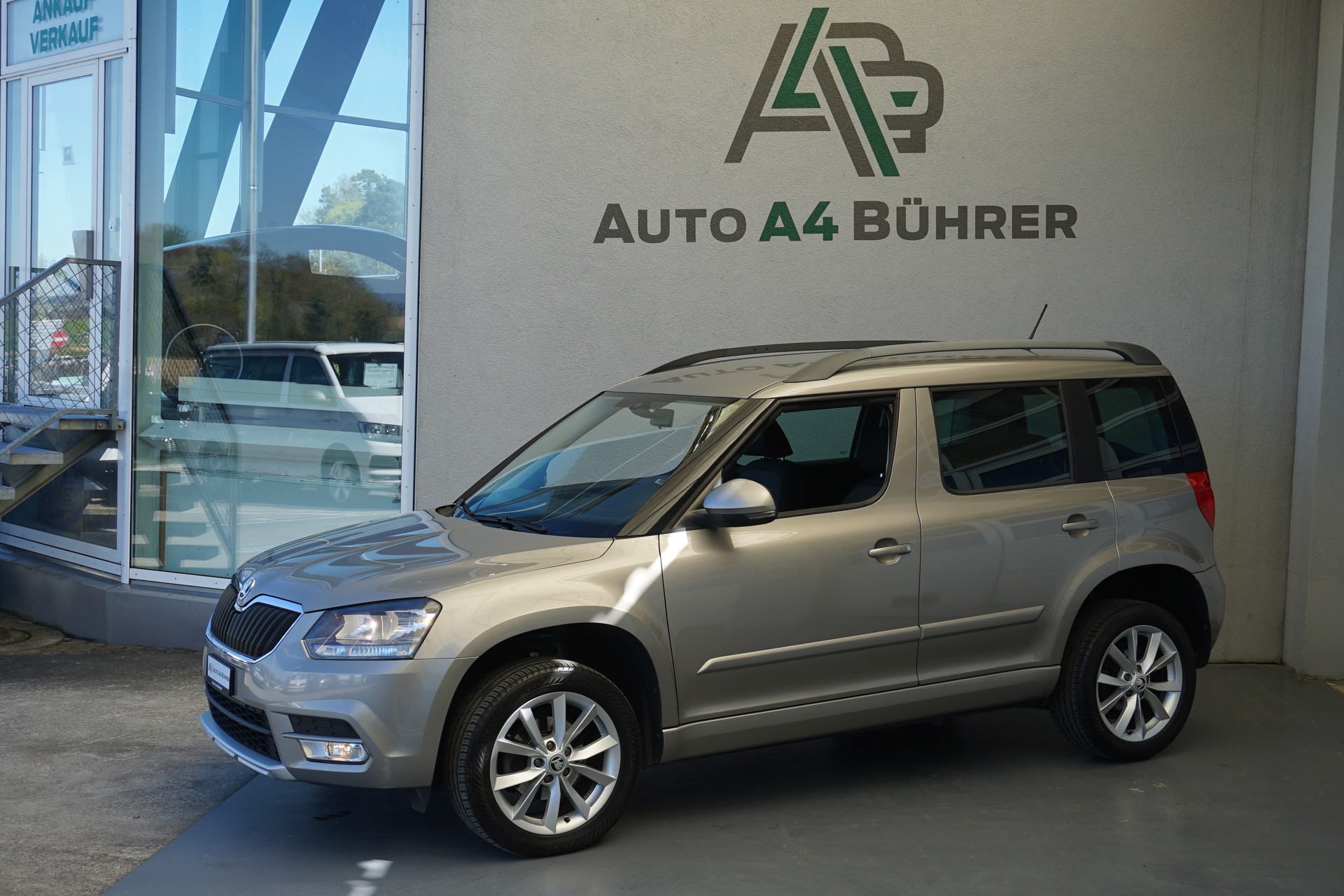 SKODA Yeti 1.2 TSI Active DSG-Automat 105PS-image-3