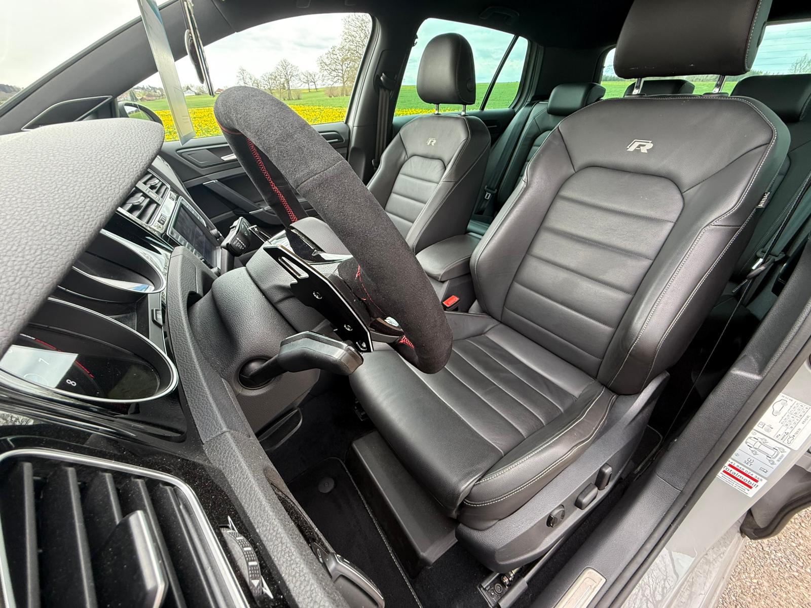 VW Golf Variant 2.0 TSI R360S 4 Motion DSG-image-10