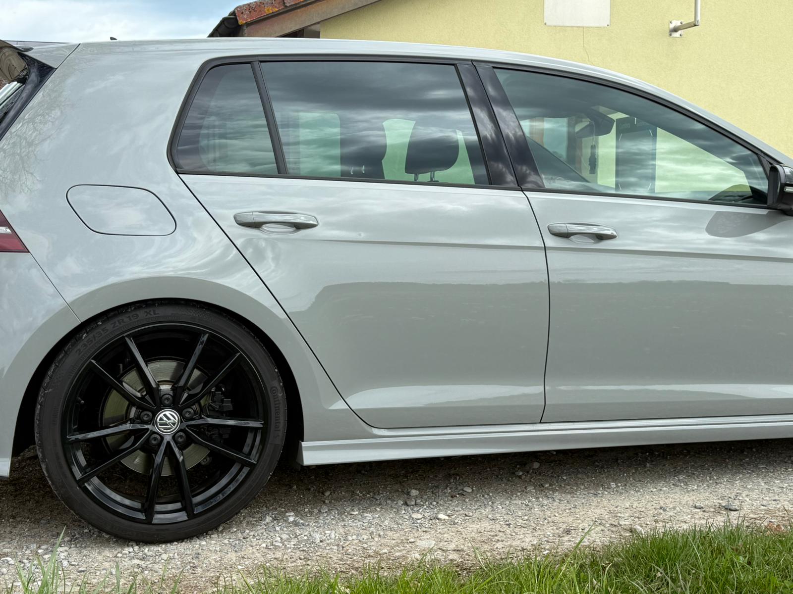 VW Golf Variant 2.0 TSI R360S 4 Motion DSG-image-9