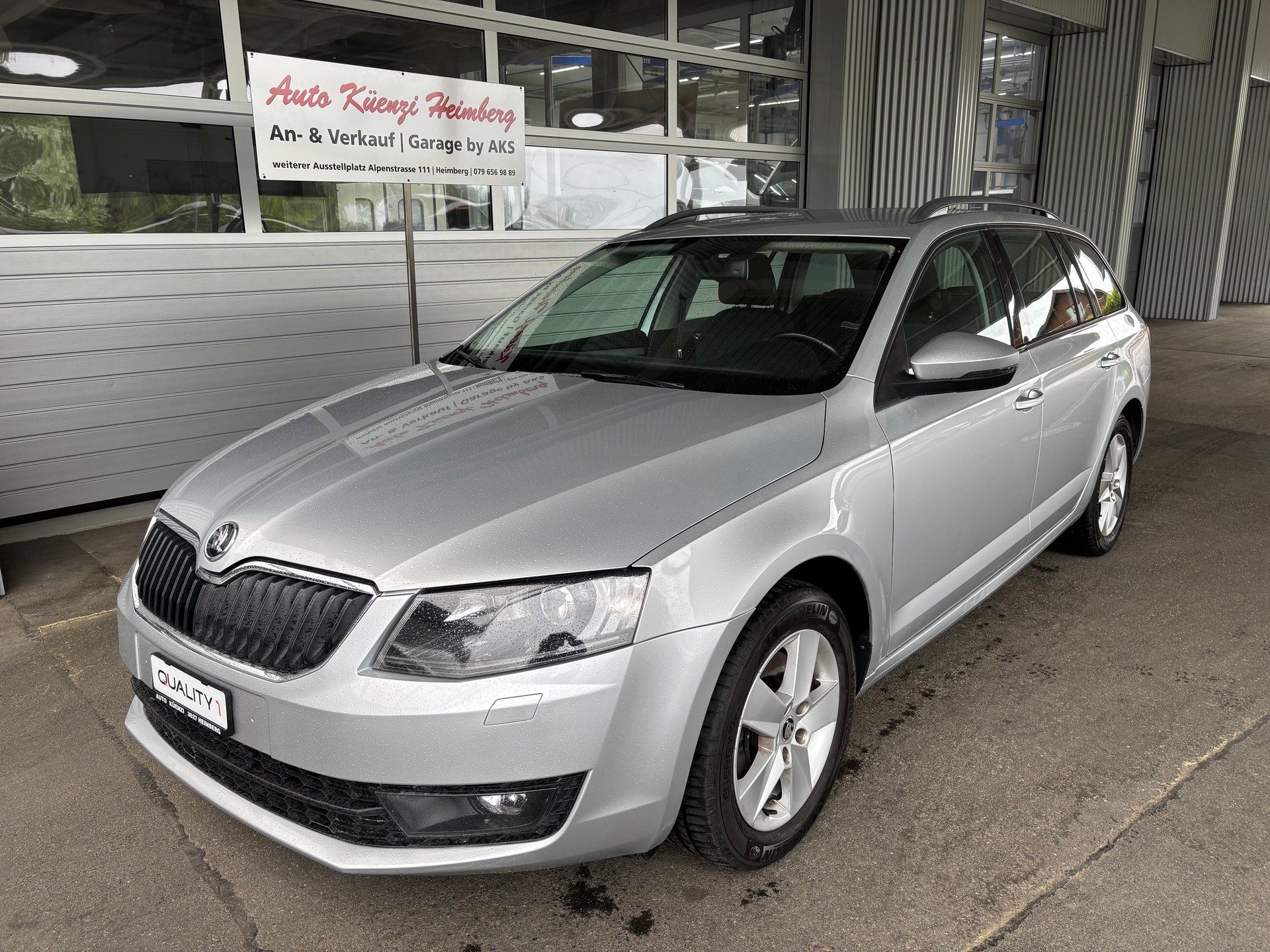 SKODA Octavia Combi 2.0 TDI Style 4x4 DSG mit AHK-image-0
