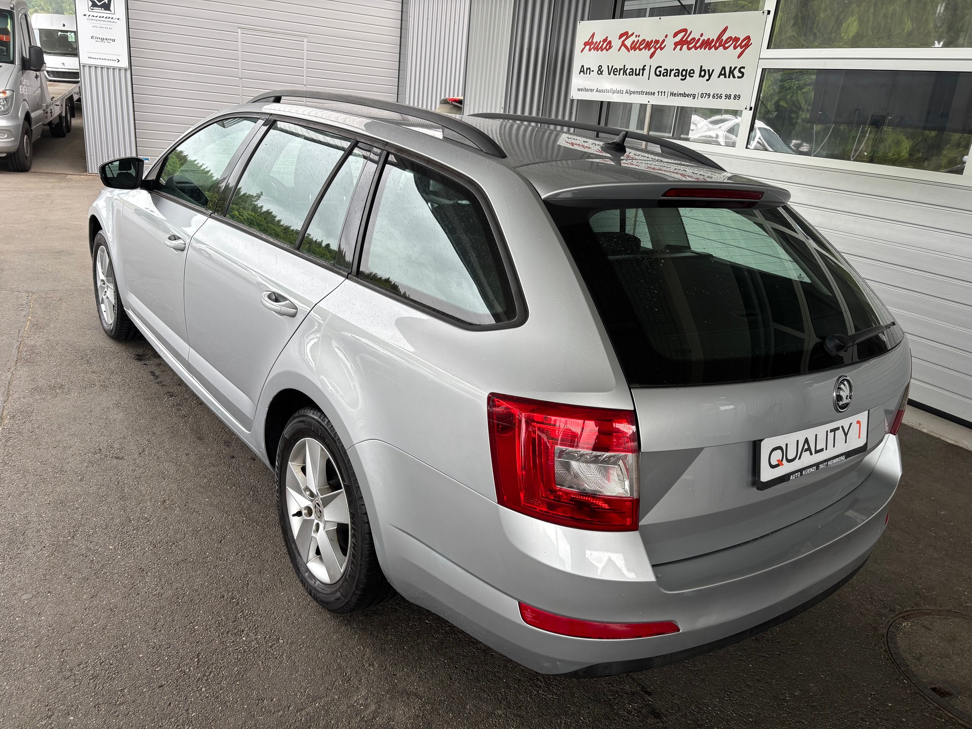 SKODA Octavia Combi 2.0 TDI Style 4x4 DSG mit AHK-image-2