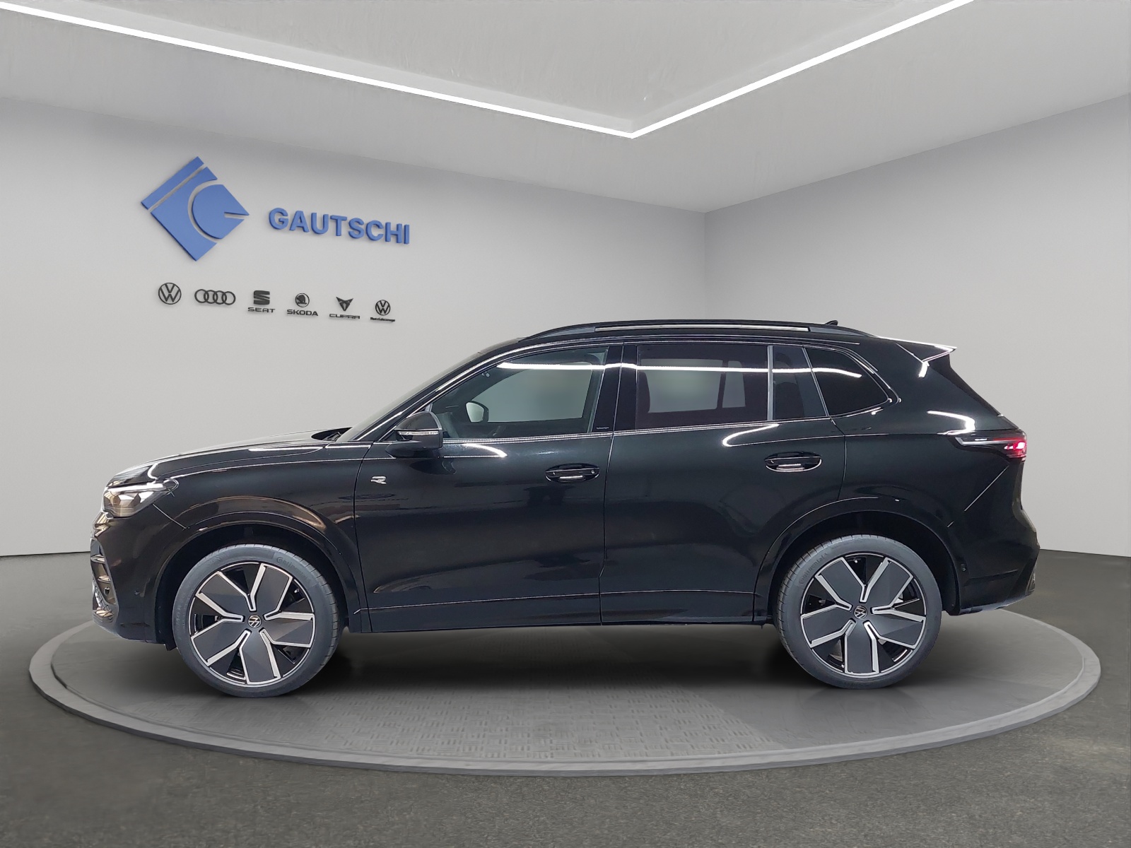 VW Tiguan 2.0 TSI DSG R-Line Plus 4Motion-image-1