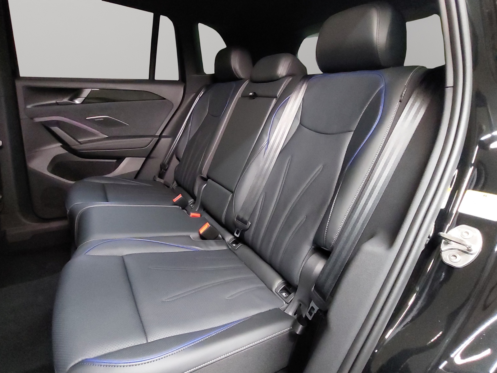 VW Tiguan 2.0 TSI DSG R-Line Plus 4Motion-image-8