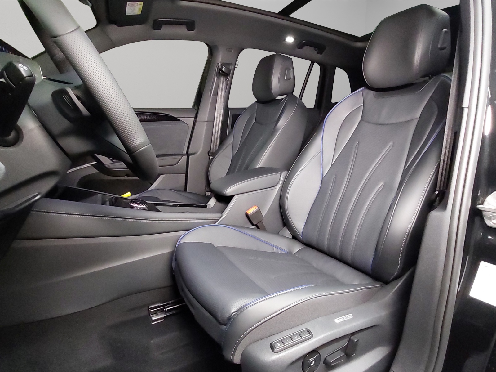 VW Tiguan 2.0 TSI DSG R-Line Plus 4Motion-image-5