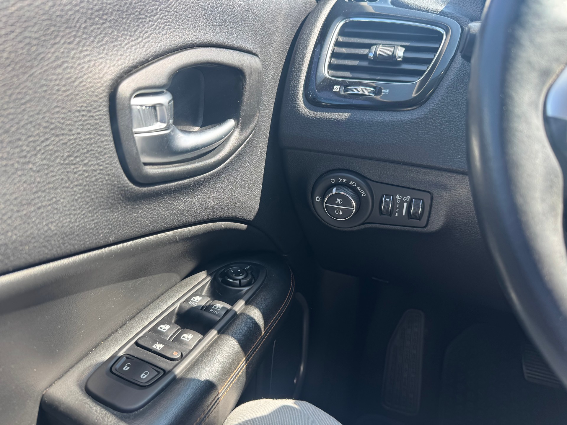 JEEP Compass 1.4 Turbo Limited AWD 9ATX-image-14