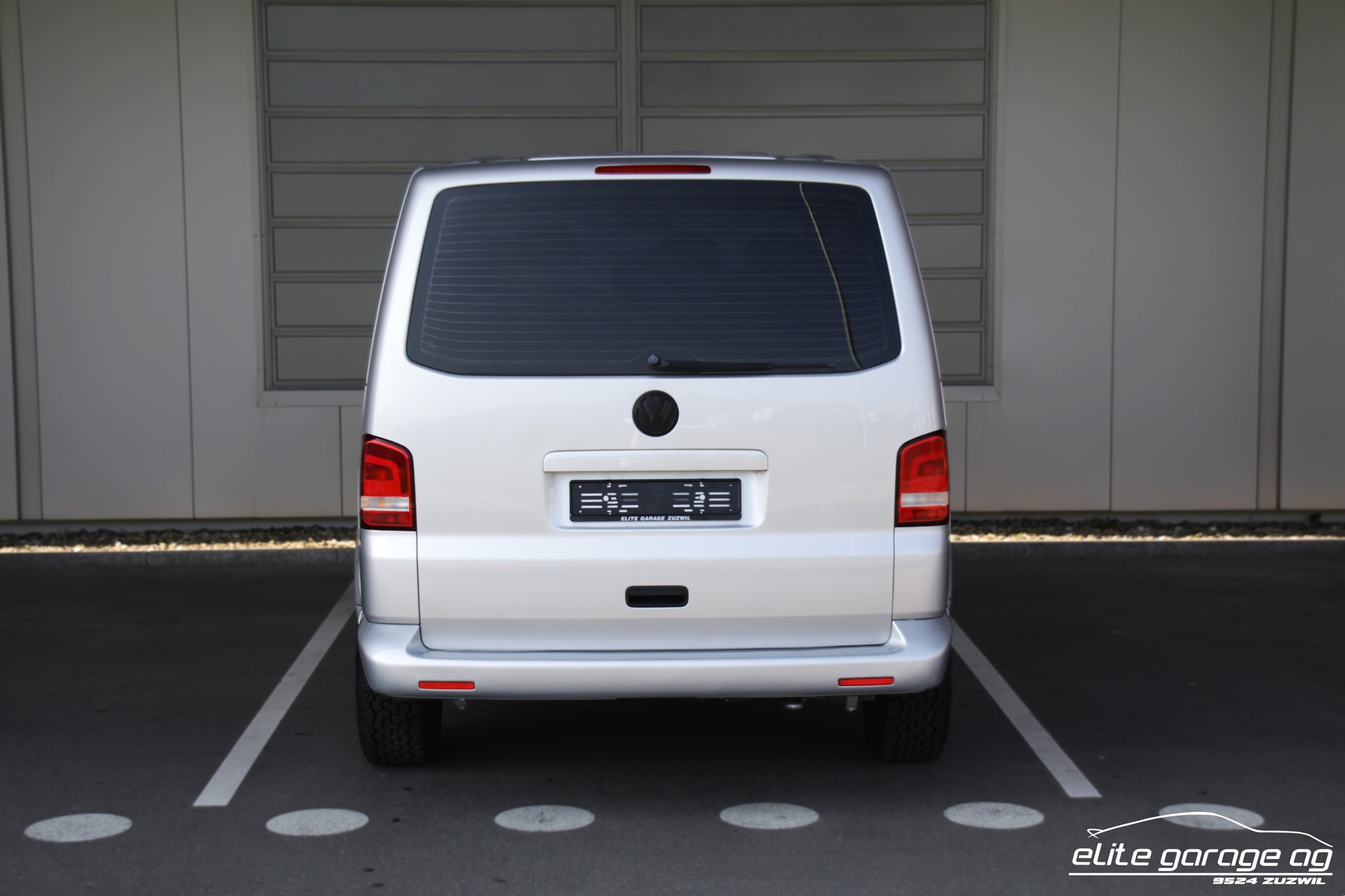 VW T5 Caravelle Trendline 2.0 TDI CR 4Motion-image-3