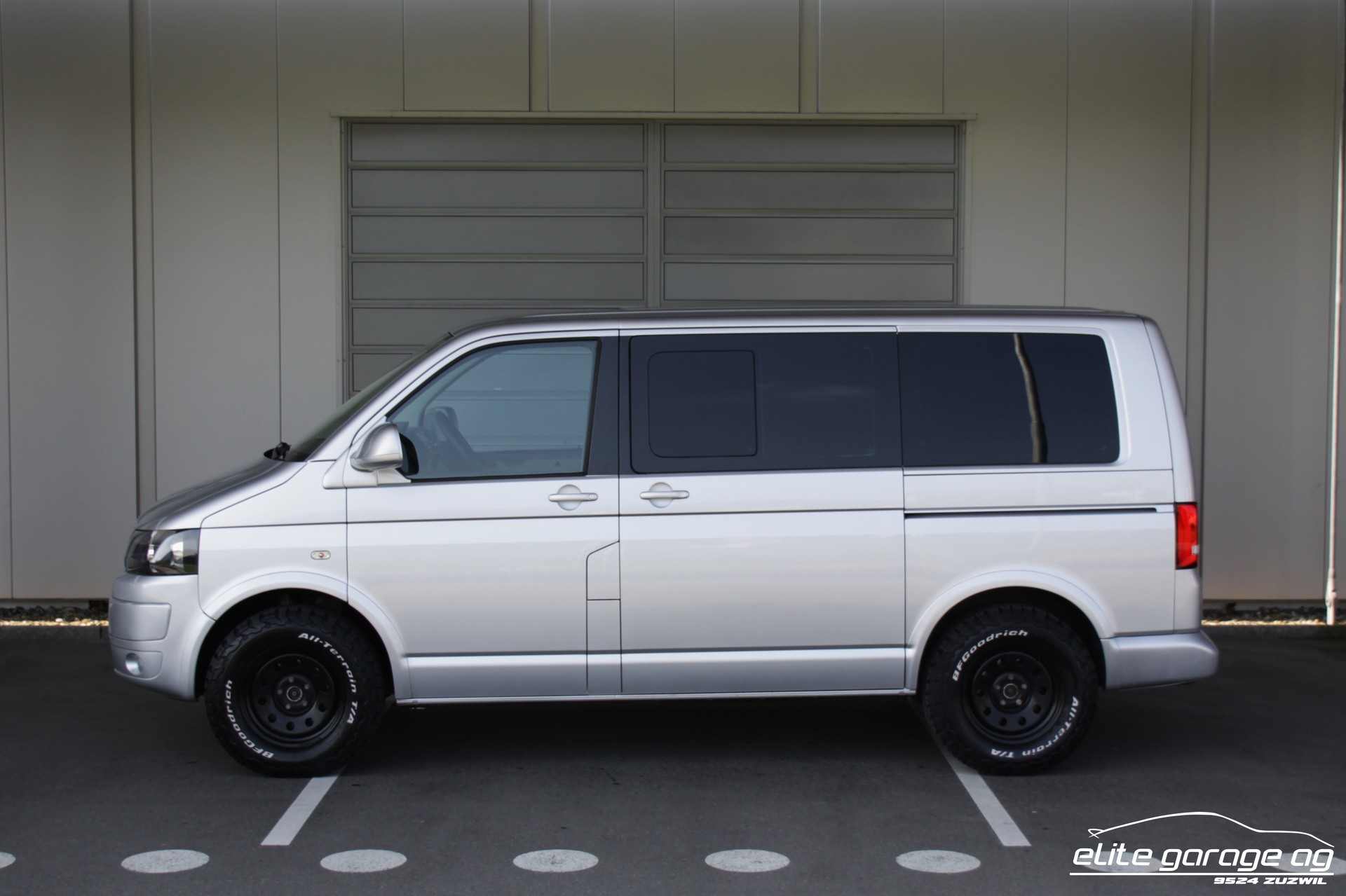 VW T5 Caravelle Trendline 2.0 TDI CR 4Motion-image-1