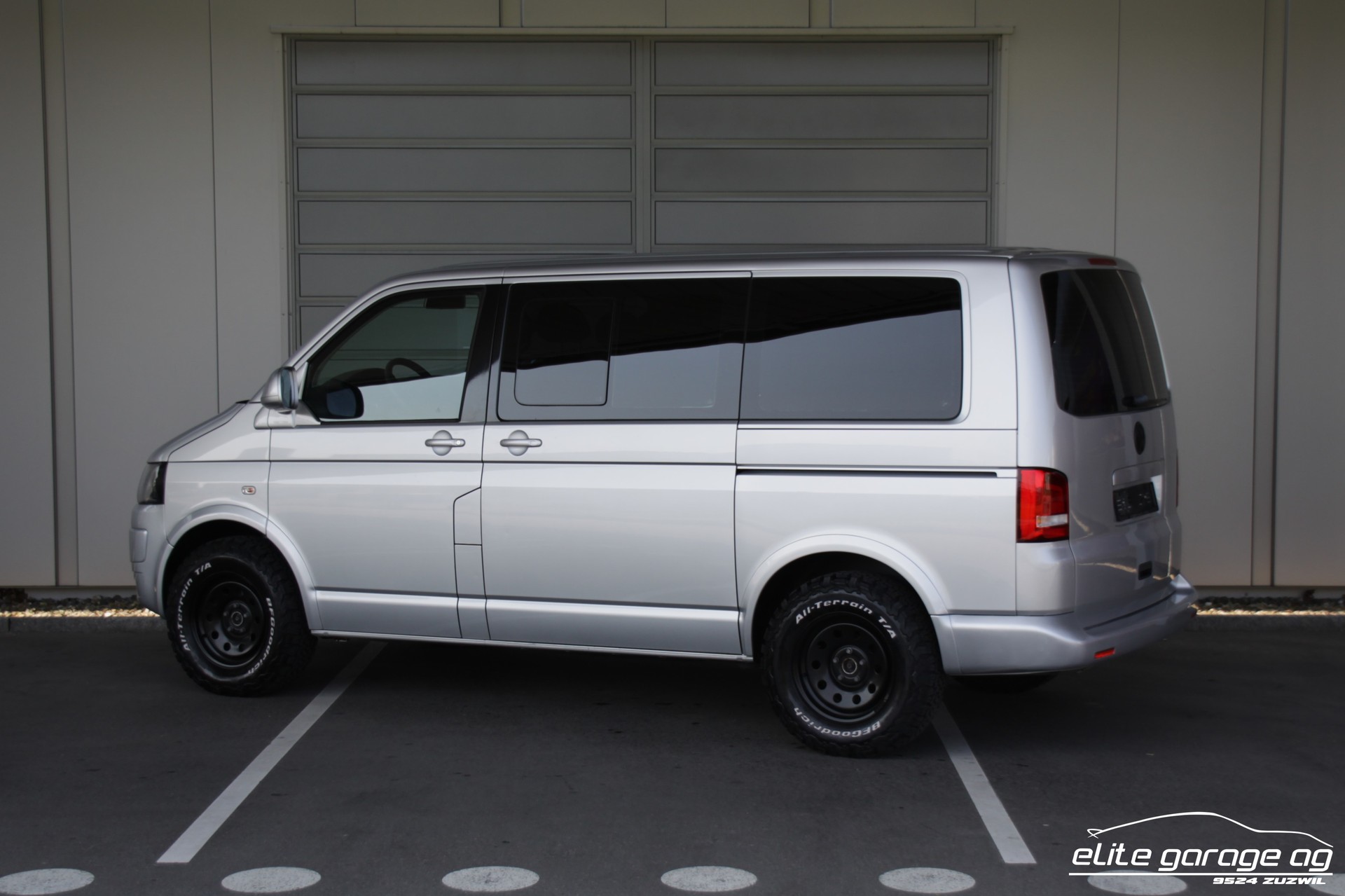 VW T5 Caravelle Trendline 2.0 TDI CR 4Motion-image-2