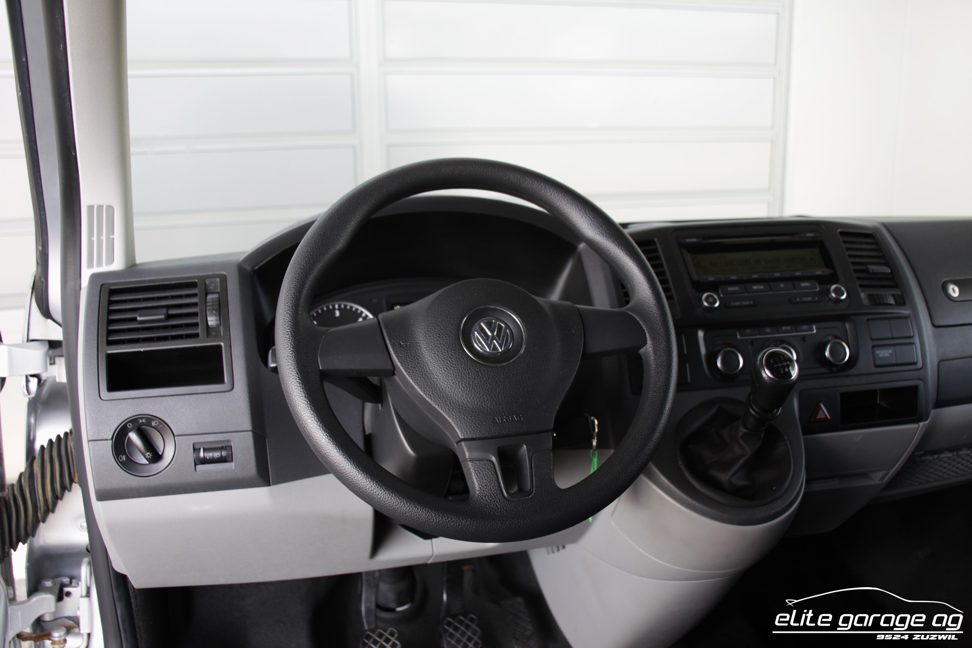 VW T5 Caravelle Trendline 2.0 TDI CR 4Motion-image-13