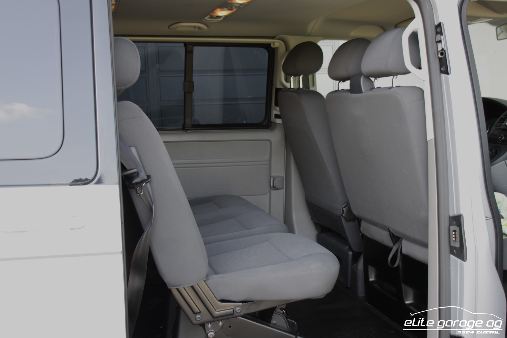 VW T5 Caravelle Trendline 2.0 TDI CR 4Motion-image-15