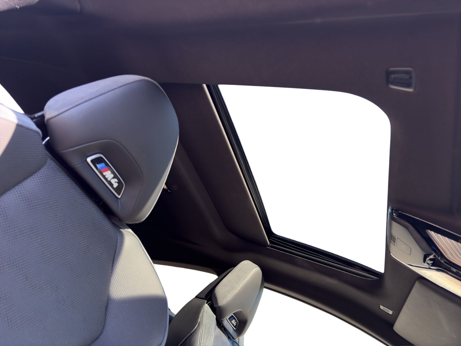BMW M4 Competition Coupé xDrive-image-25