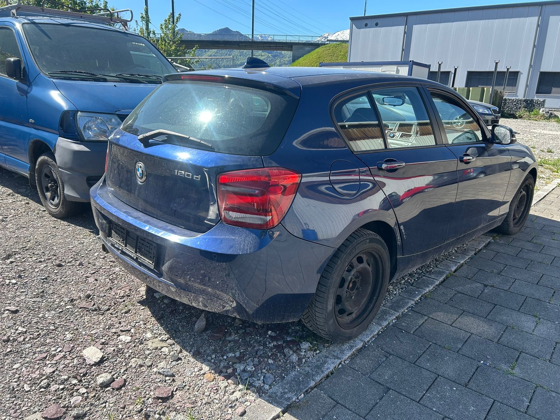 BMW 120-image-2
