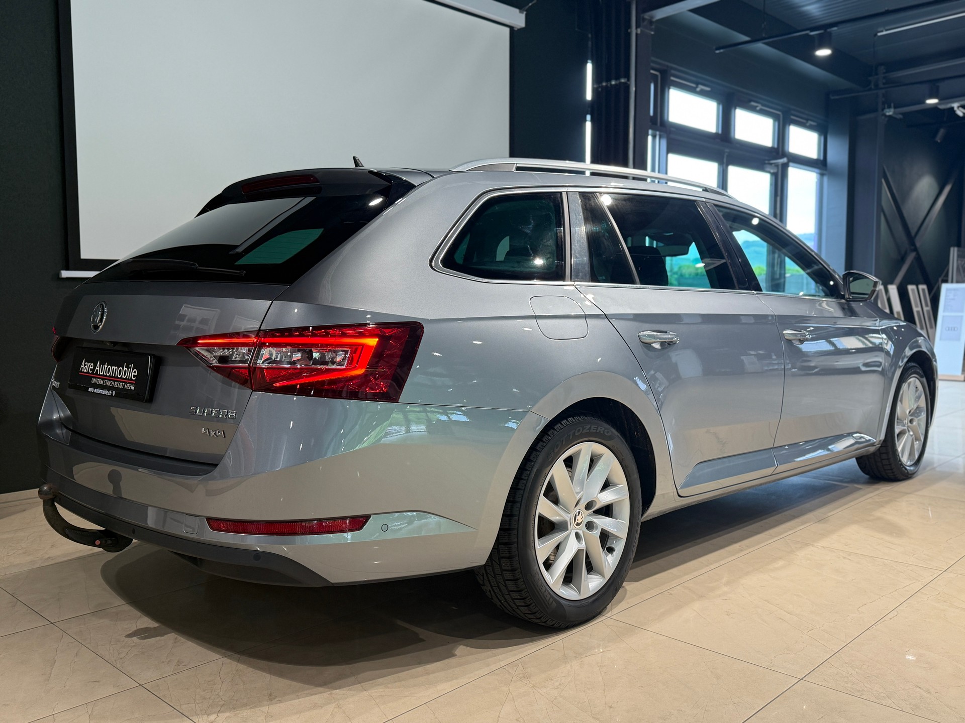 SKODA Superb Combi 2.0 TDi Style 4x4 DSG-image-4