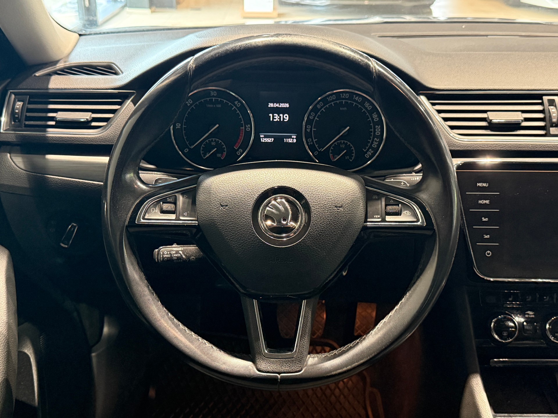 SKODA Superb Combi 2.0 TDi Style 4x4 DSG-image-9