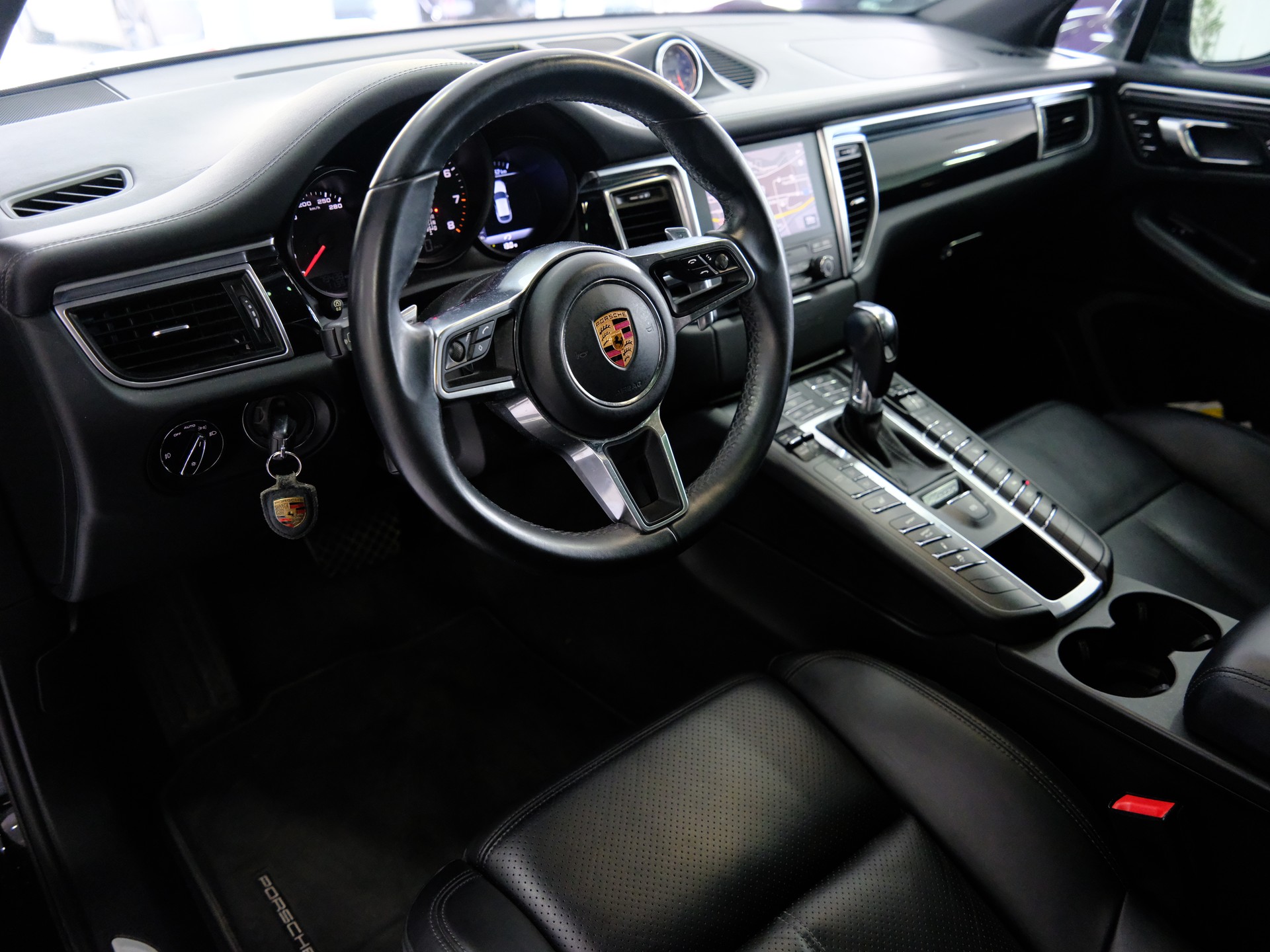 PORSCHE Macan GTS PDK-image-8