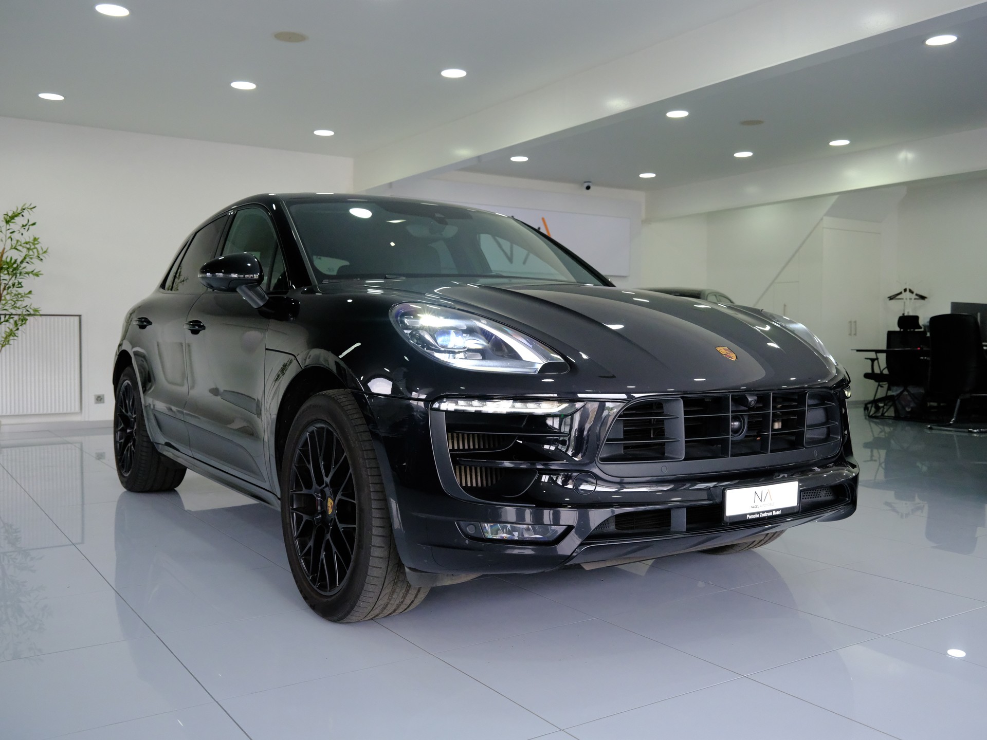 PORSCHE Macan GTS PDK-image-1