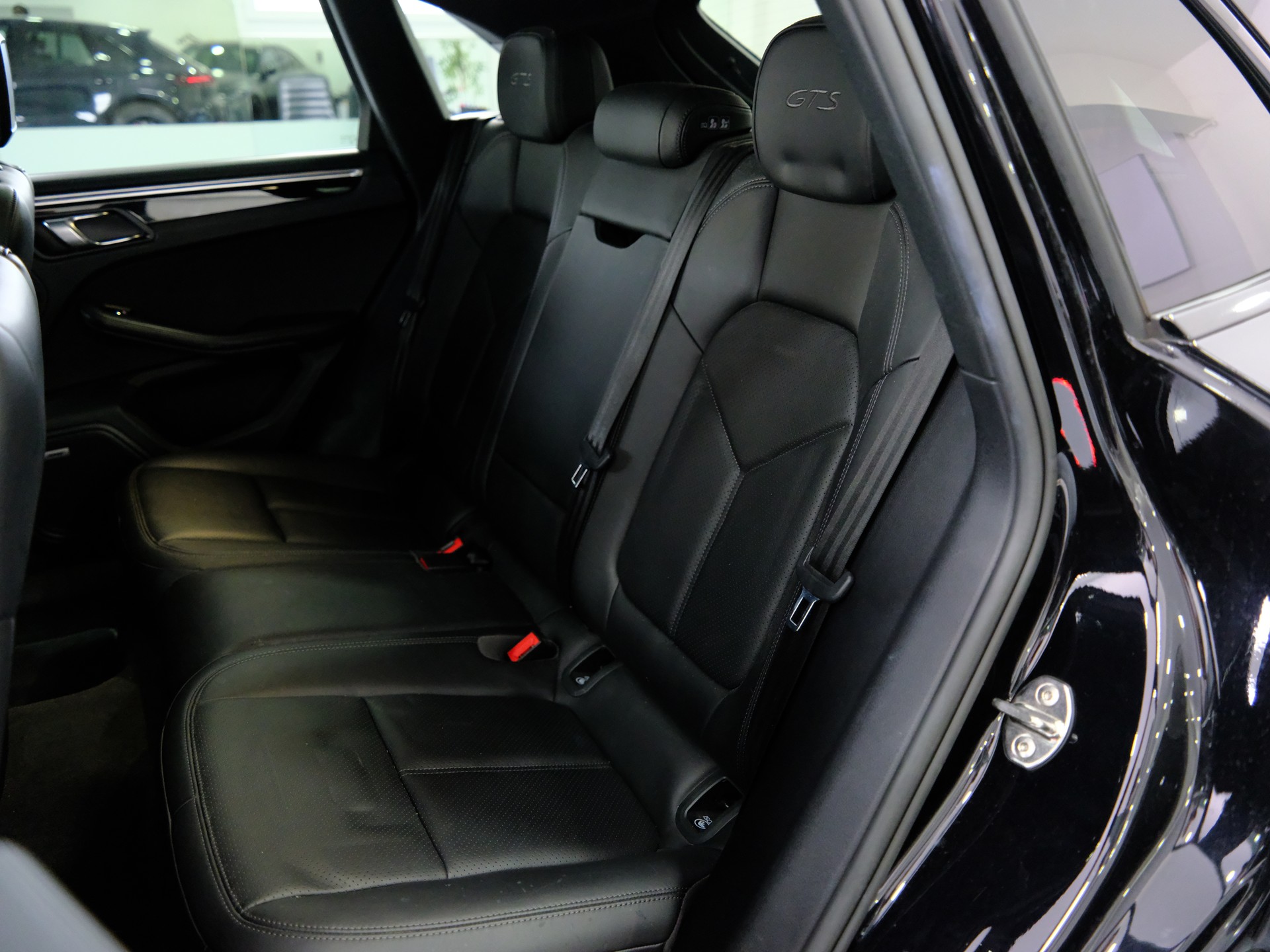 PORSCHE Macan GTS PDK-image-14