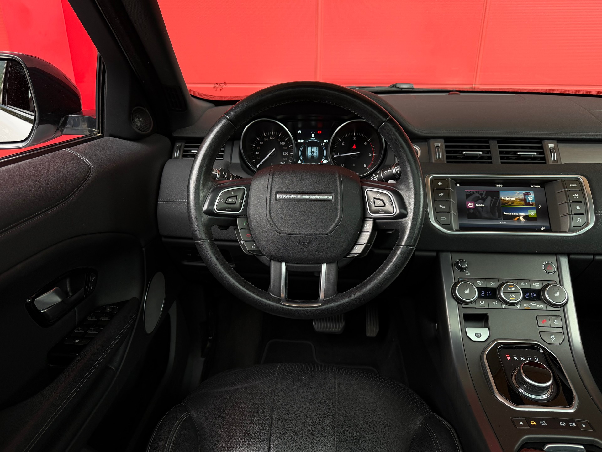 LAND ROVER Range Rover Evoque 2.0 TD4 SE AT9 *CH-Fahrzeug*-image-6