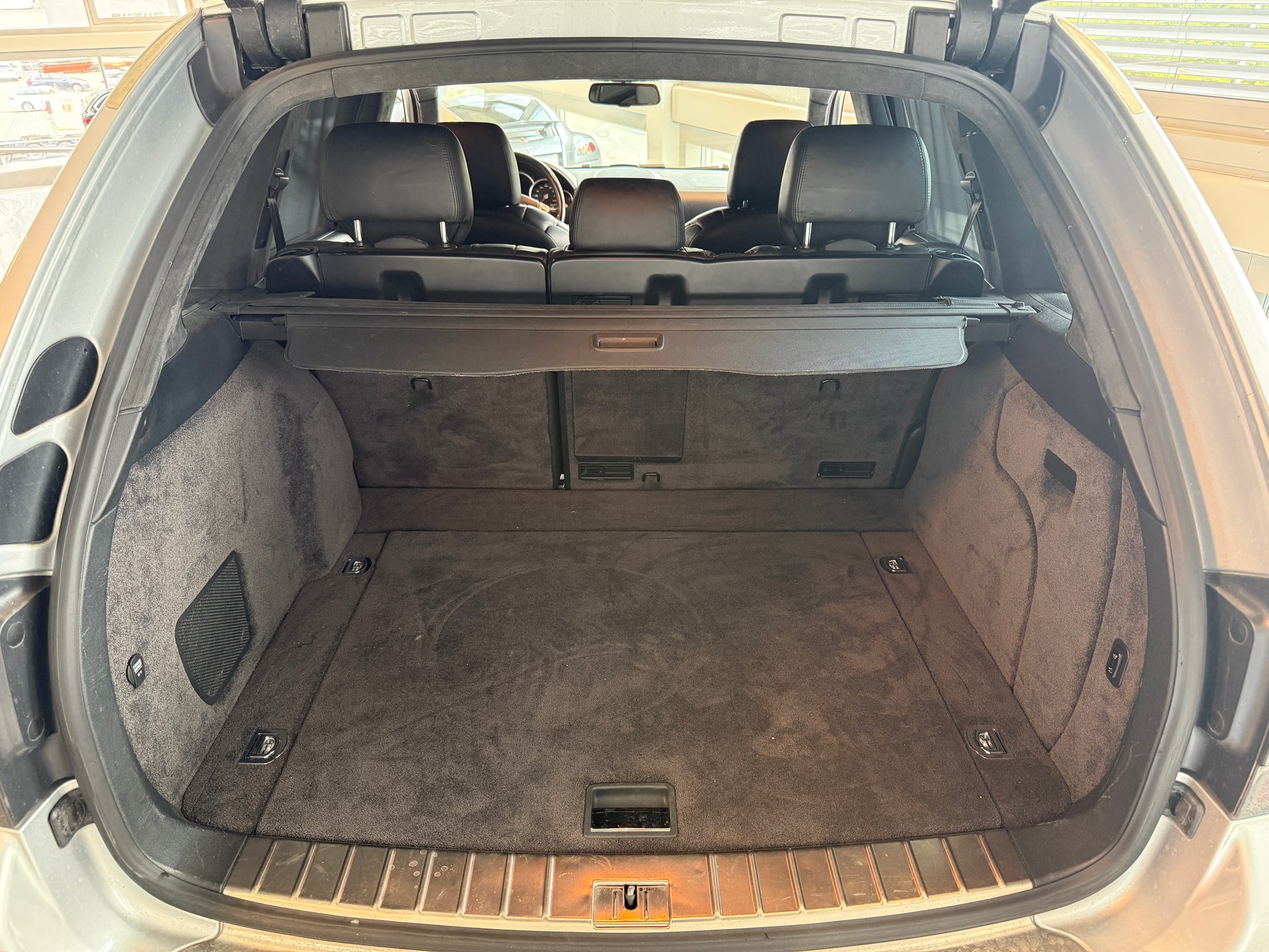 PORSCHE Cayenne Turbo-image-13