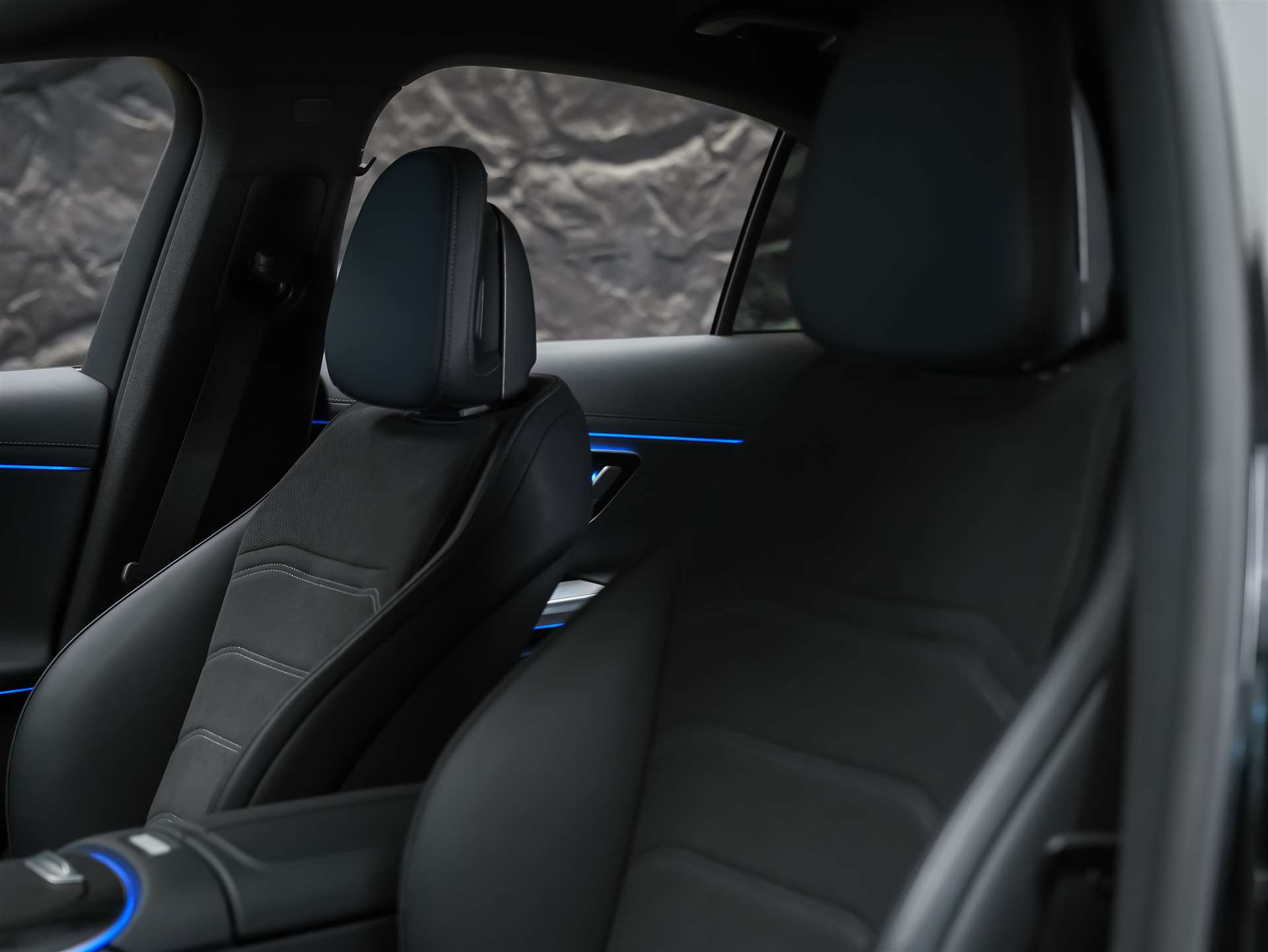 MERCEDES-BENZ E 200 AMG Line *21 Zoll Felgen*Night Paket*Abstandsregler*-image-9