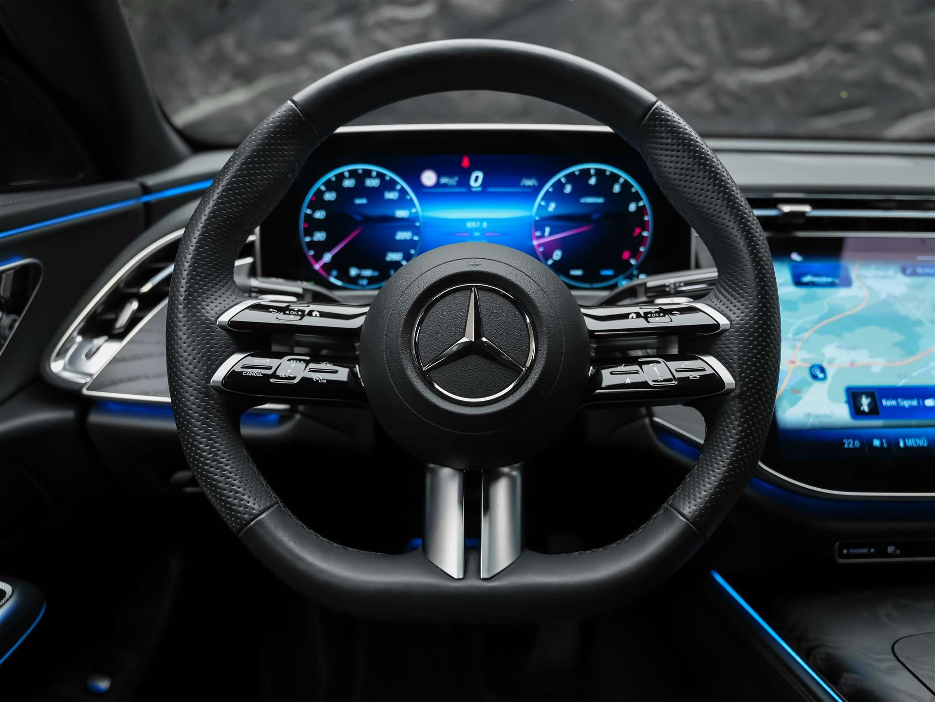 MERCEDES-BENZ E 200 AMG Line *21 Zoll Felgen*Night Paket*Abstandsregler*-image-18