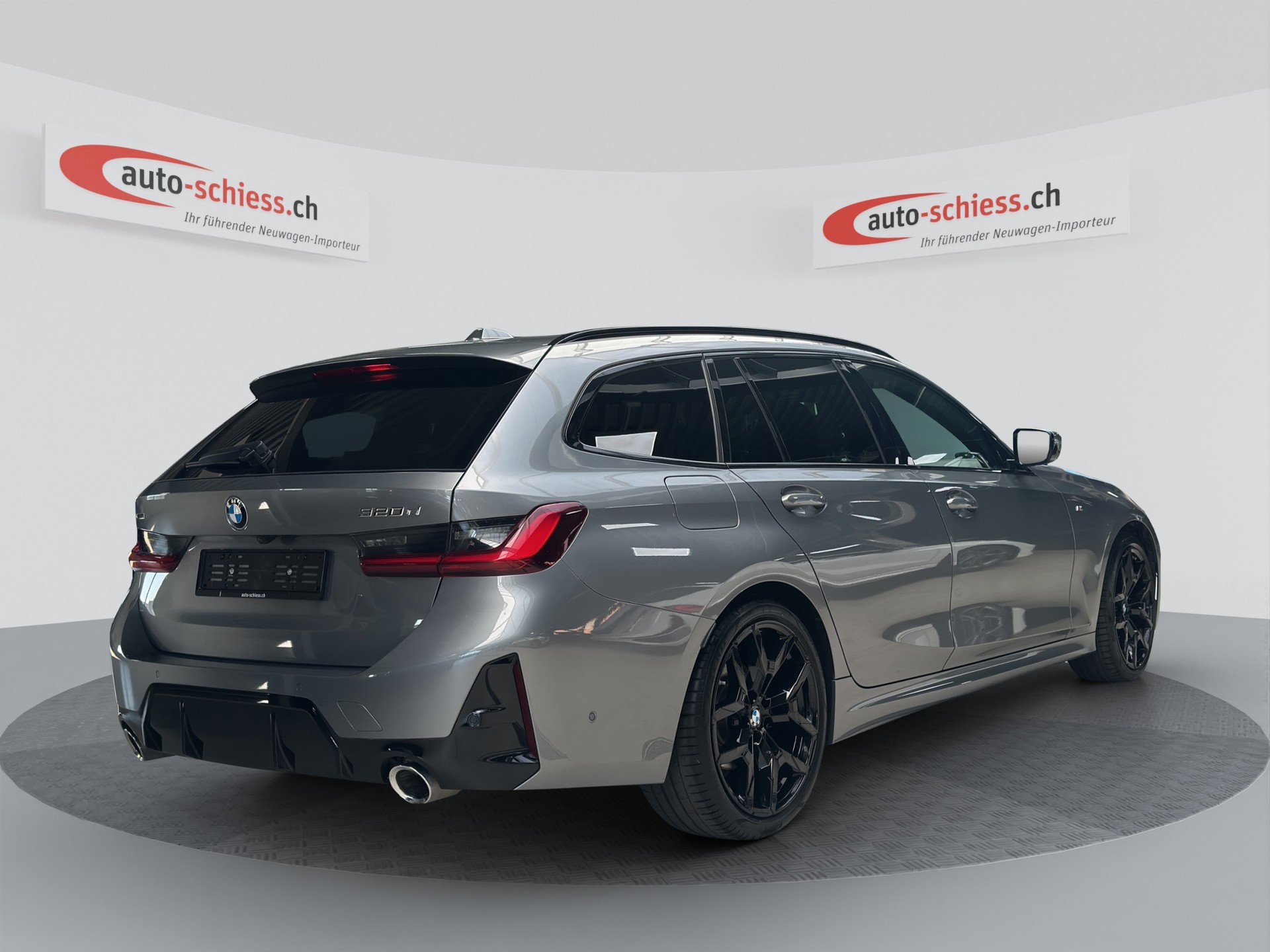 BMW 320d xDrive 48V Touring M Sport Steptronic-image-4