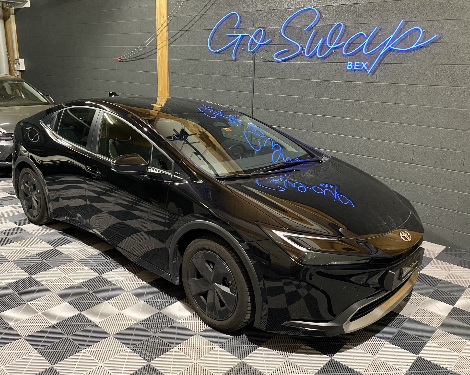 TOYOTA Prius 2.0 VVT-i Plug-in Hybrid Trend-image-0