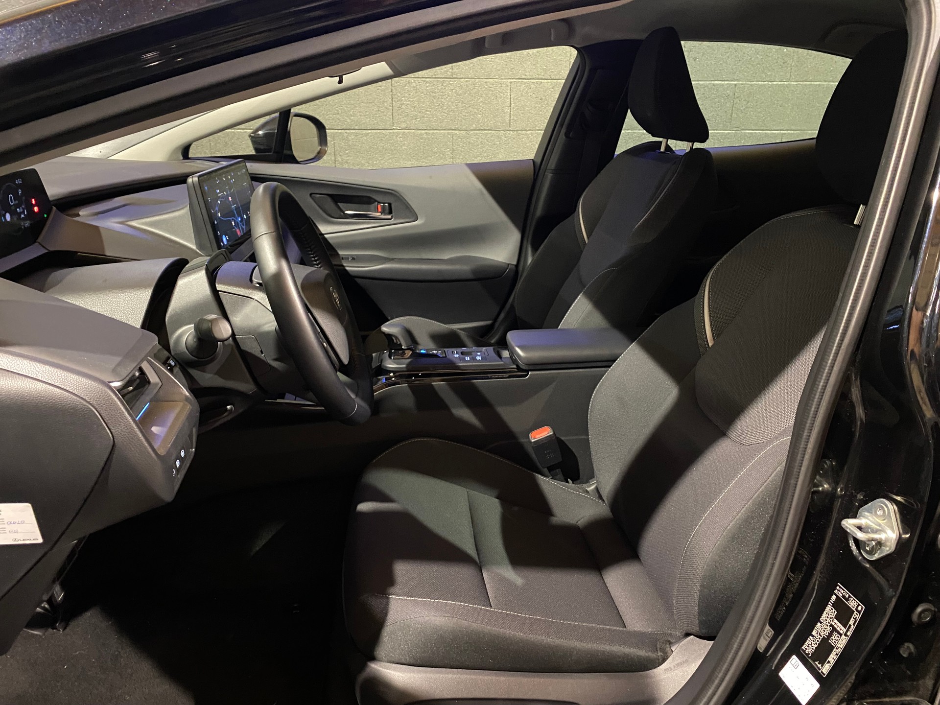 TOYOTA Prius 2.0 VVT-i Plug-in Hybrid Trend-image-18