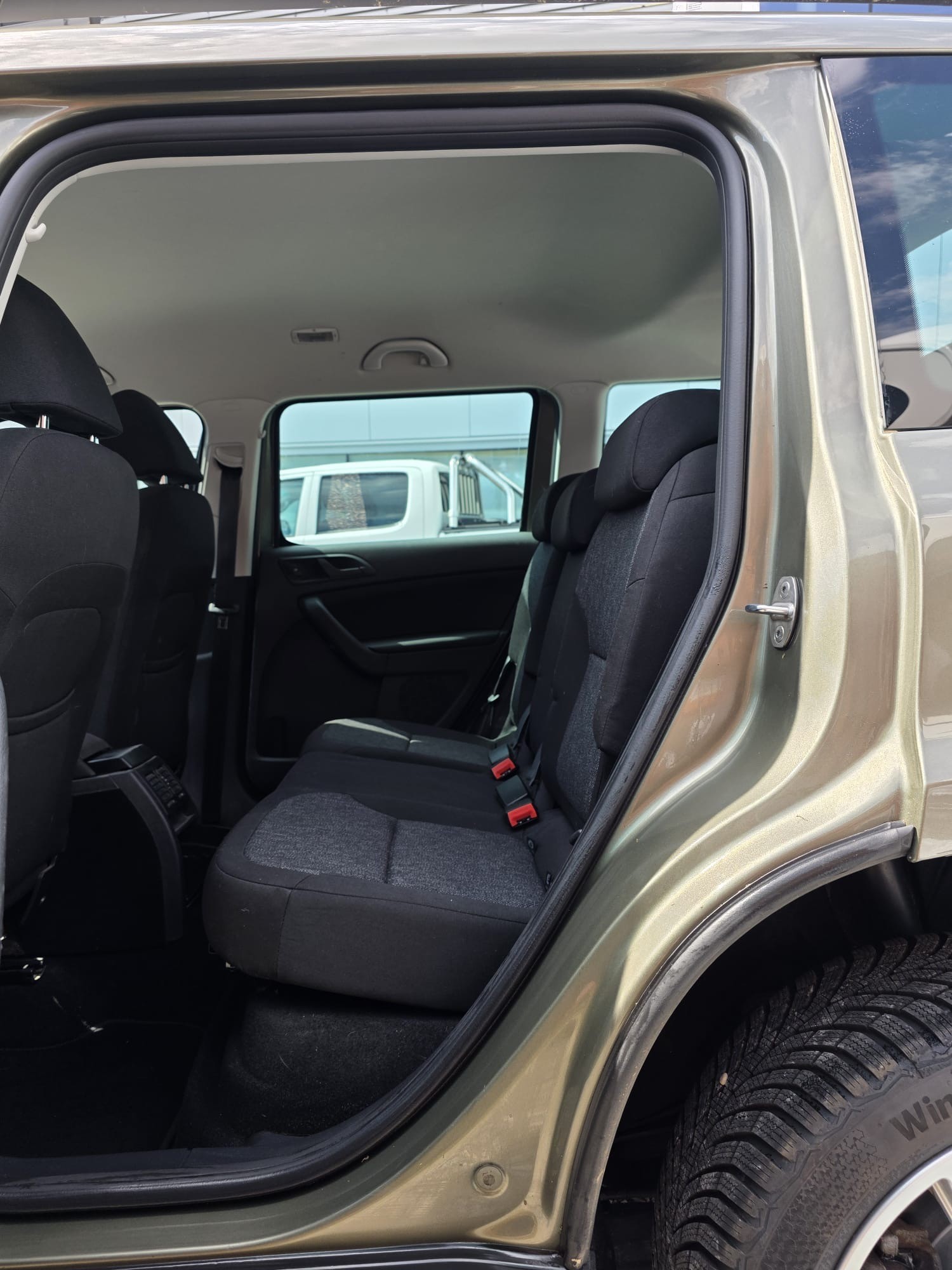 SKODA Yeti 2.0 TDI Active Outdoor 4x4-image-9