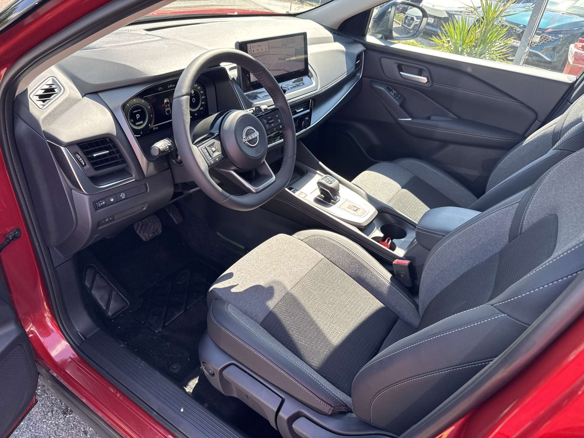 NISSAN Qashqai 1.3 DIG-T MHEV N-Connecta Xtronic-Automat-image-5