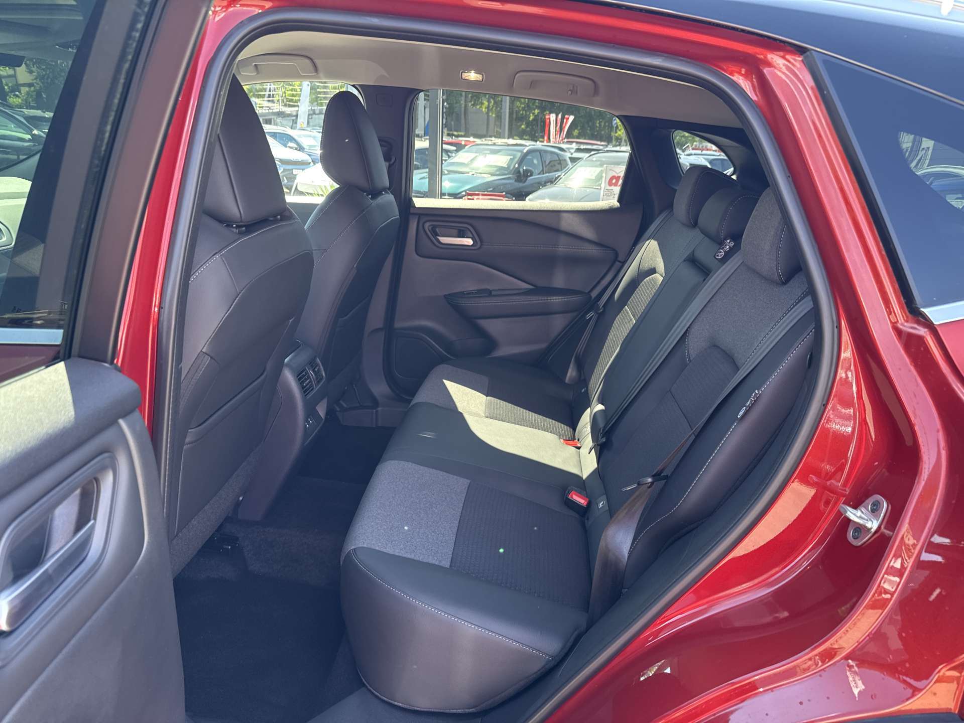NISSAN Qashqai 1.3 DIG-T MHEV N-Connecta Xtronic-Automat-image-6