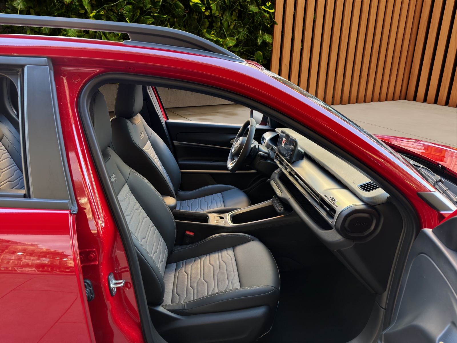 JEEP Avenger 1.2 Turbo MHEV Upland Plus 4xe-image-15