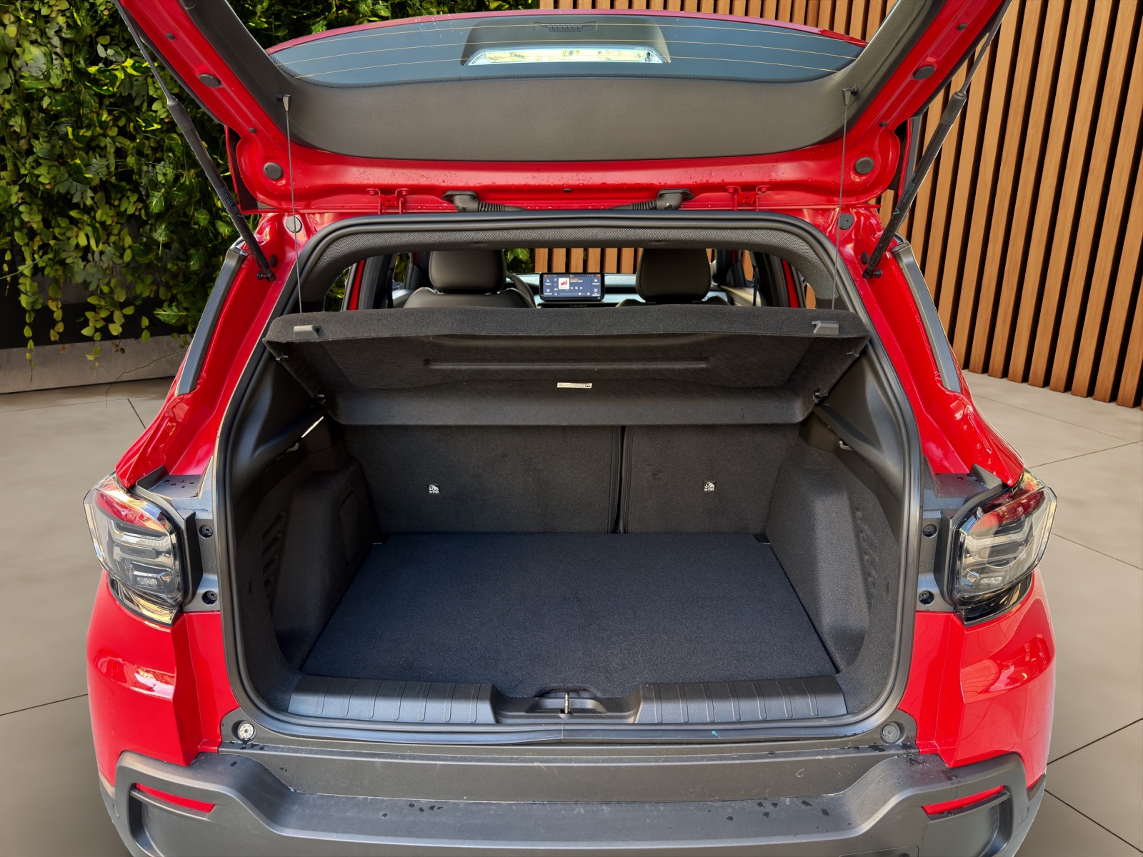 JEEP Avenger 1.2 Turbo MHEV Upland Plus 4xe-image-17