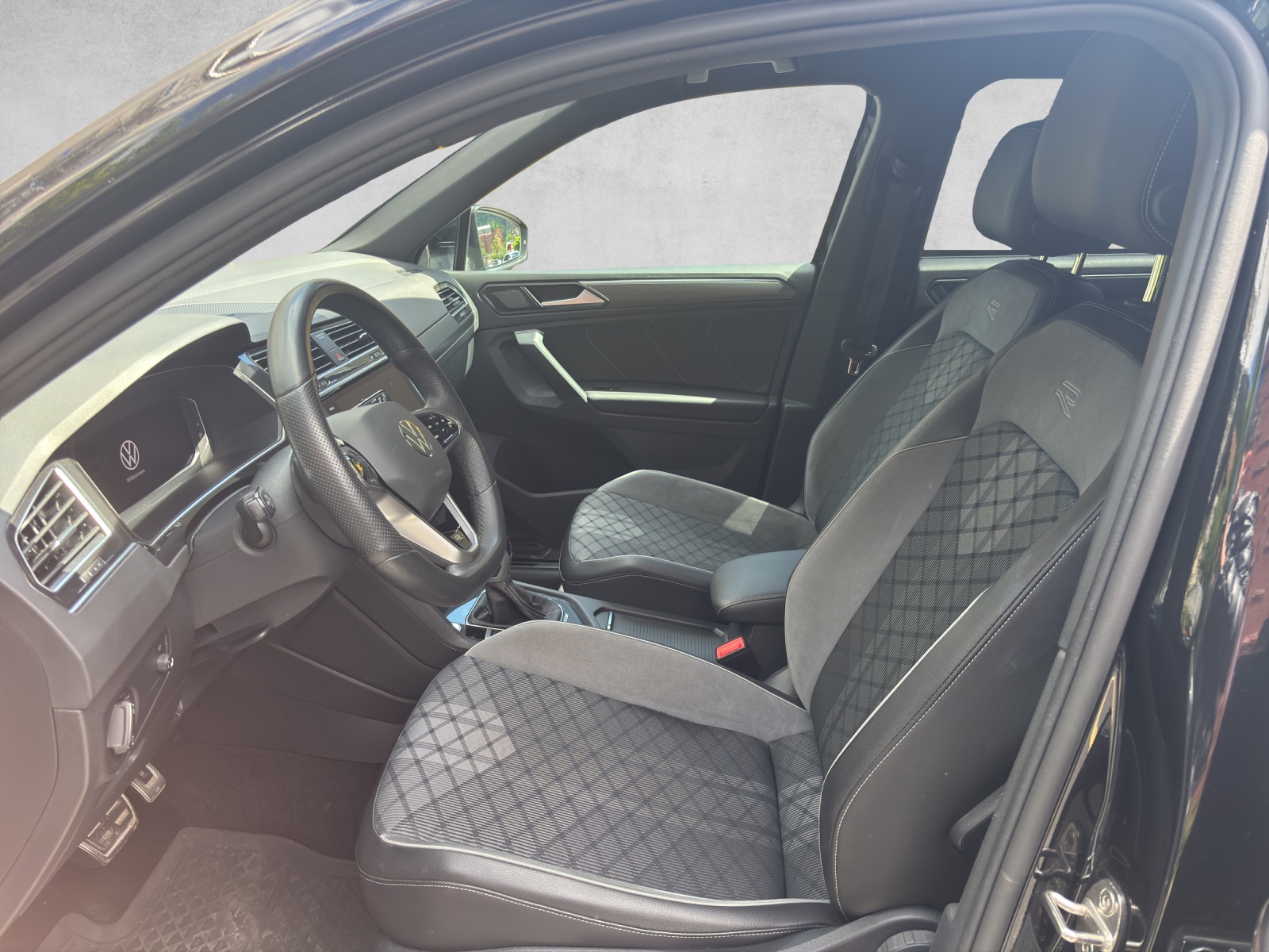 VW Tiguan 2.0 TDI SCR Selection 4Motion DSG-image-8