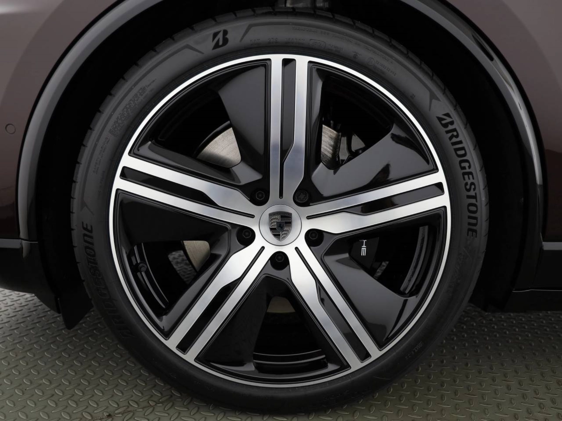 PORSCHE Macan Turbo-image-5