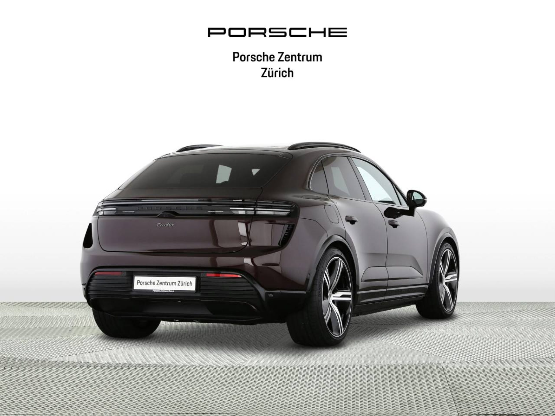 PORSCHE Macan Turbo-image-2