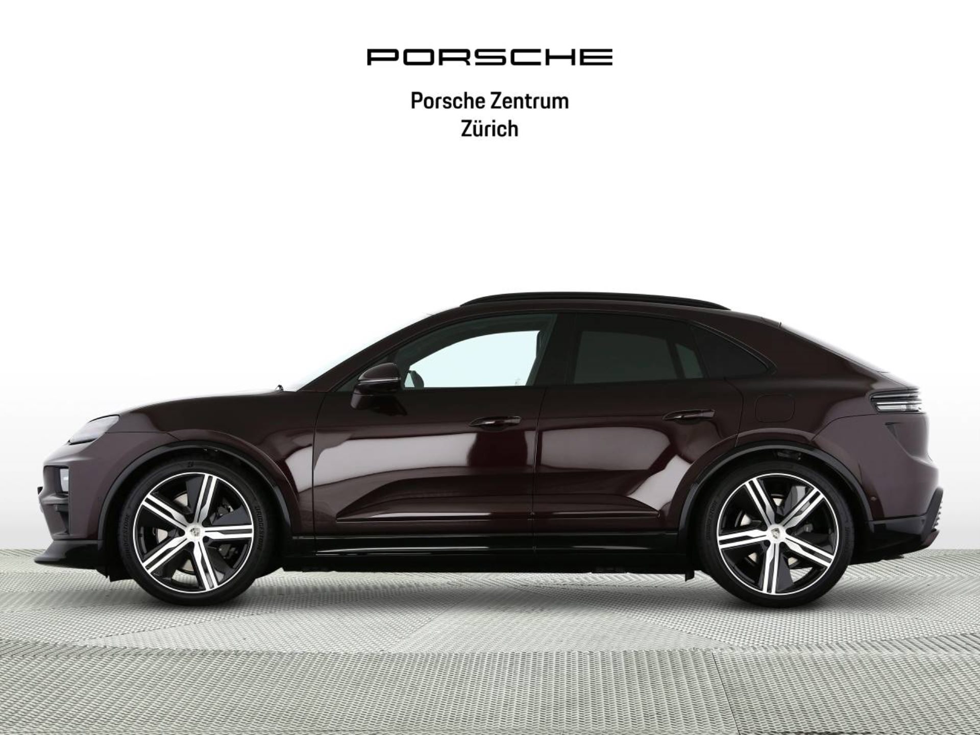 PORSCHE Macan Turbo-image-1